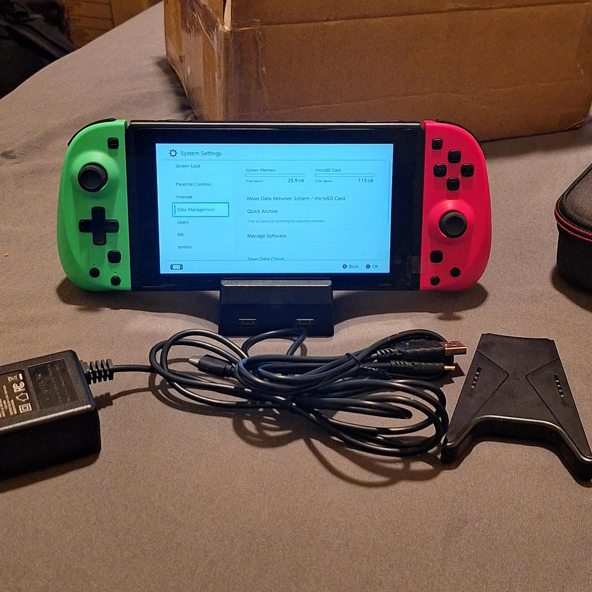 Unbanned Unpatched V1 Nintendo Switch Tablet with dock