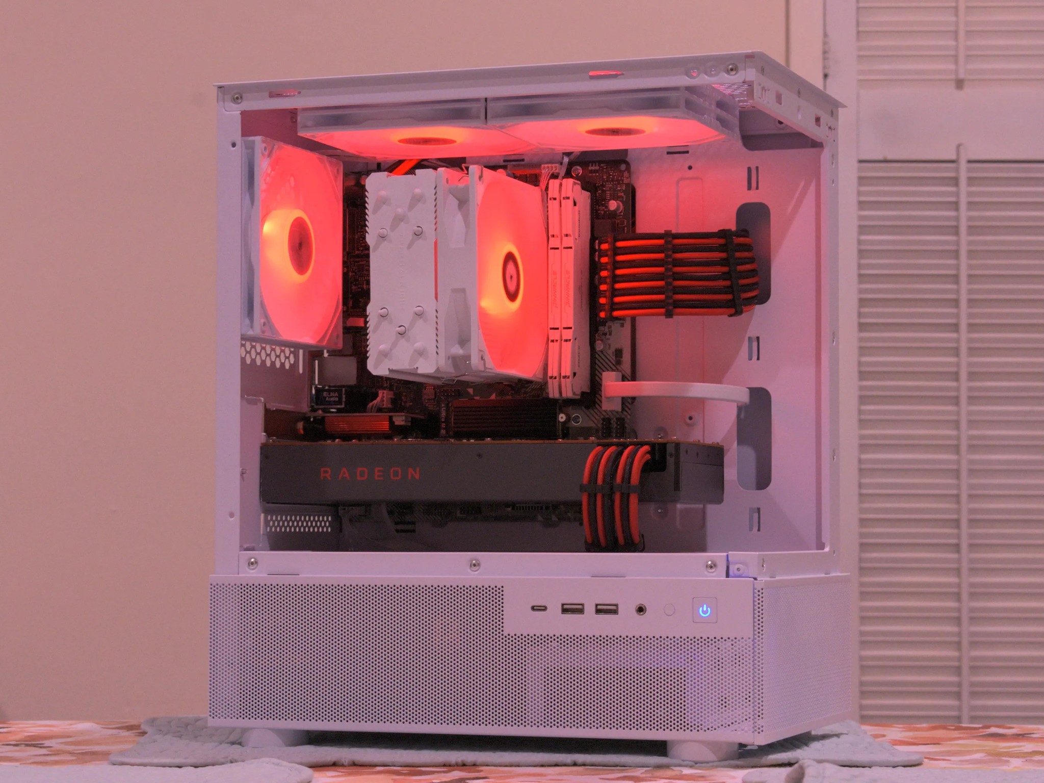 Gaming PC | Ryzen 5 3600 | AMD RX 5700 8GB | 16GB DDR4 | 1TB nVME SSD | 1080p White Gaming PC RGB