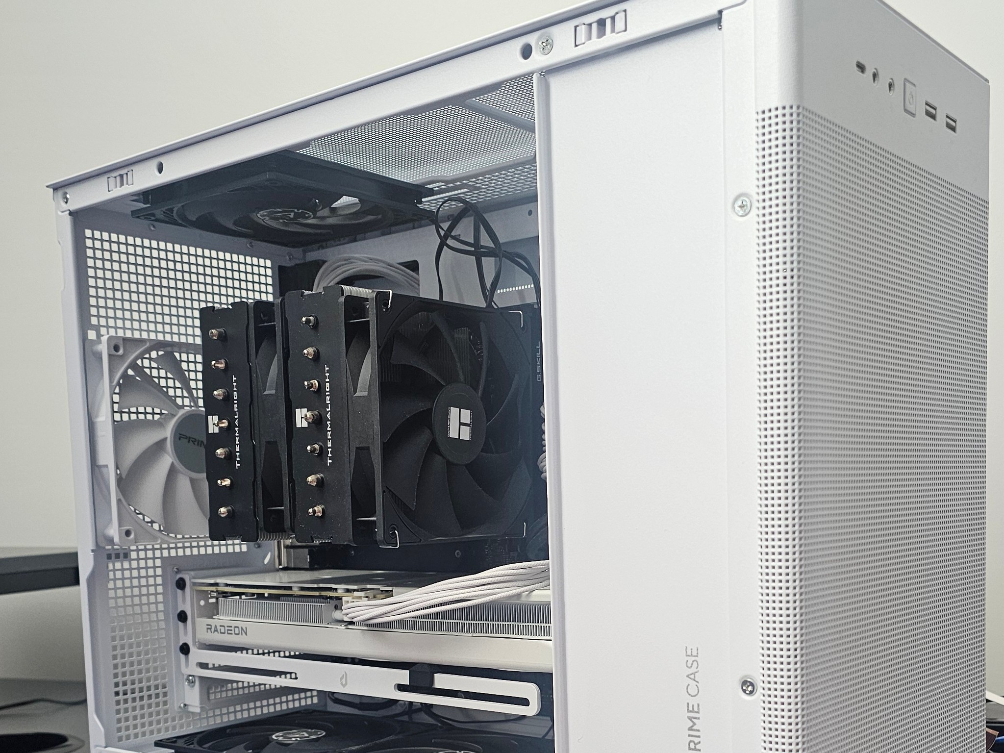 Ryzen 7 7800X3D | RX 9060XT 16GB | 32GB DDR5-6000 | 2x 1TB NVME SSD | 750W PSU
