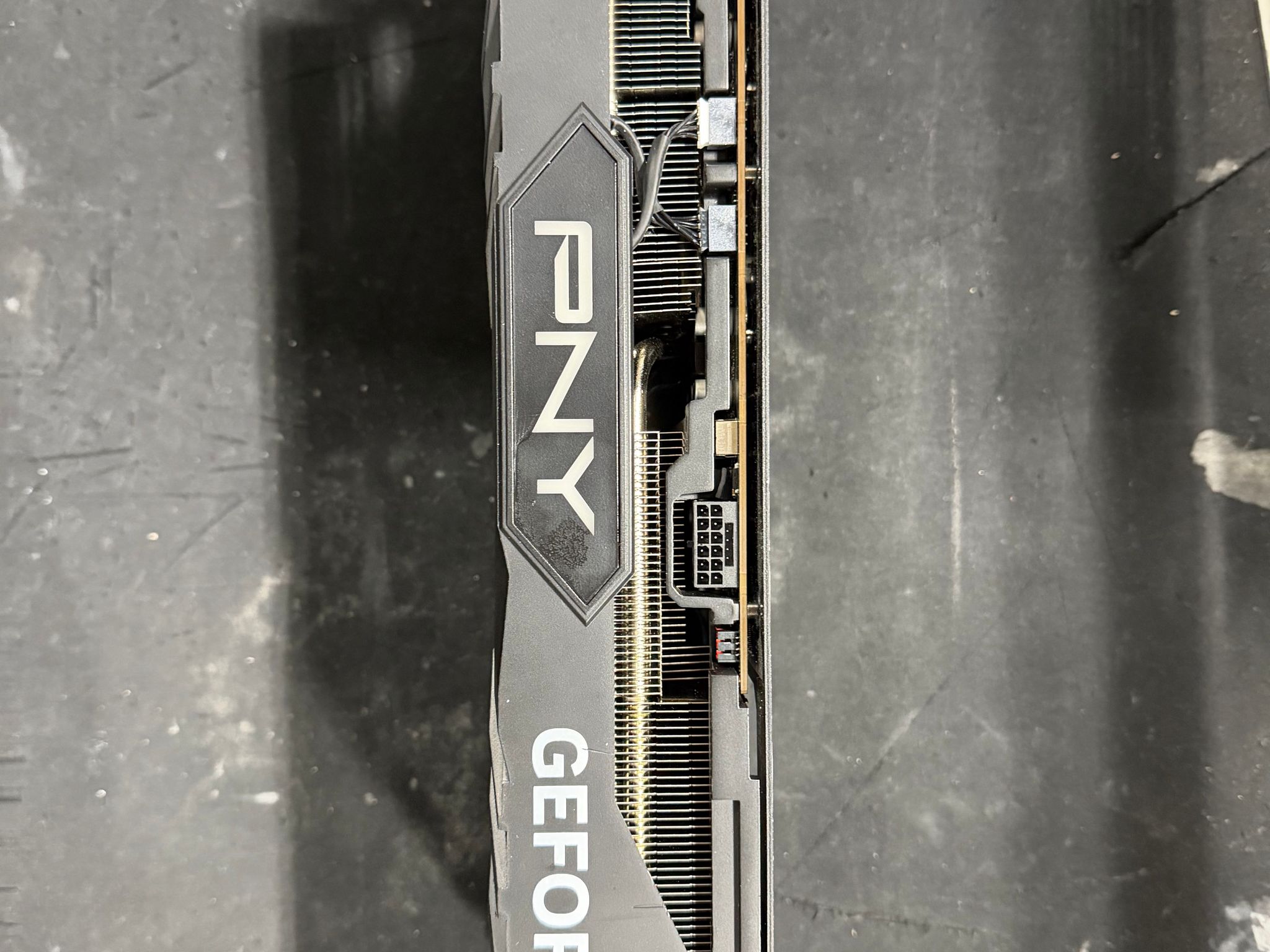 PNY VERTO GeForce RTX 4090 w/ cosmetic damage