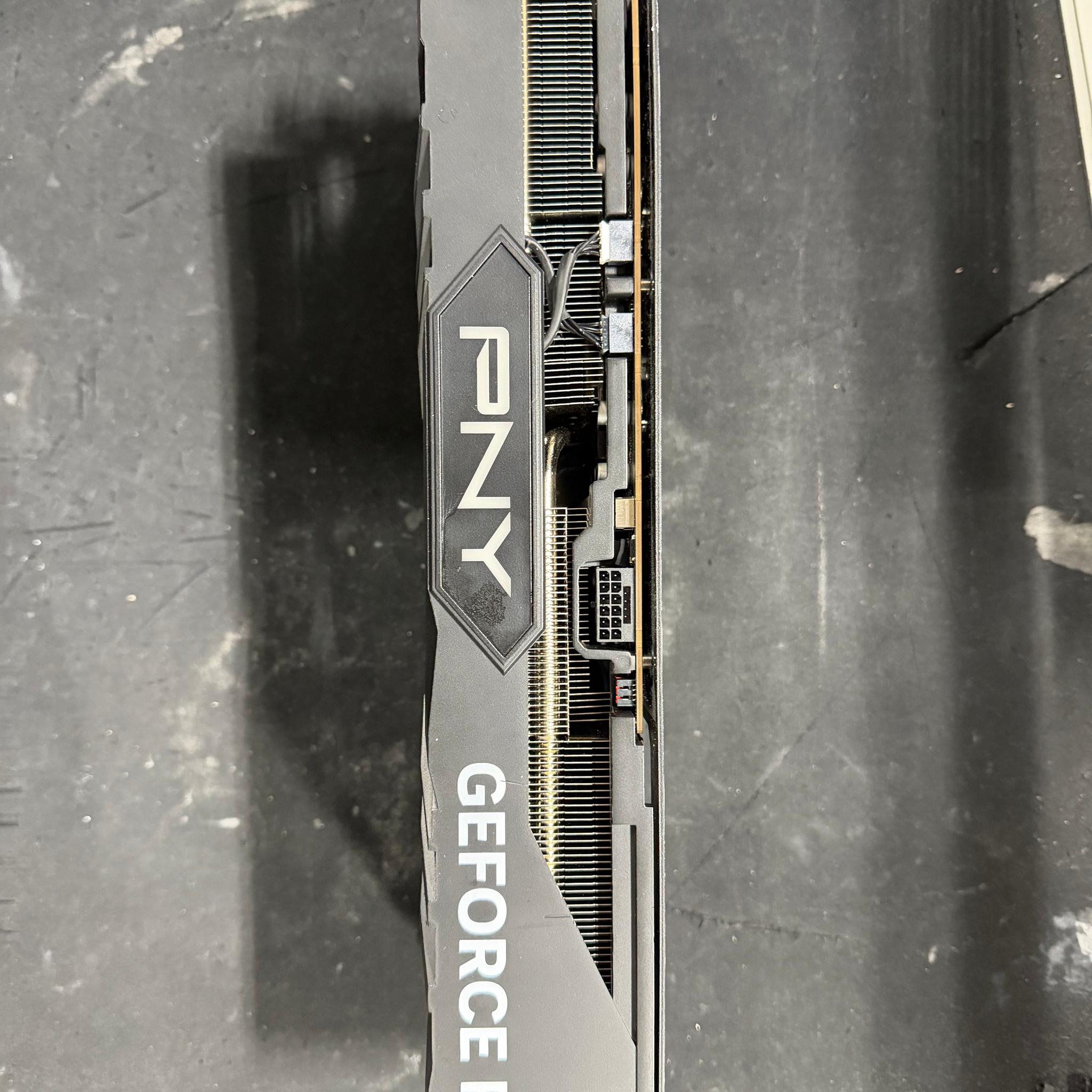 PNY VERTO GeForce RTX 4090 w/ cosmetic damage