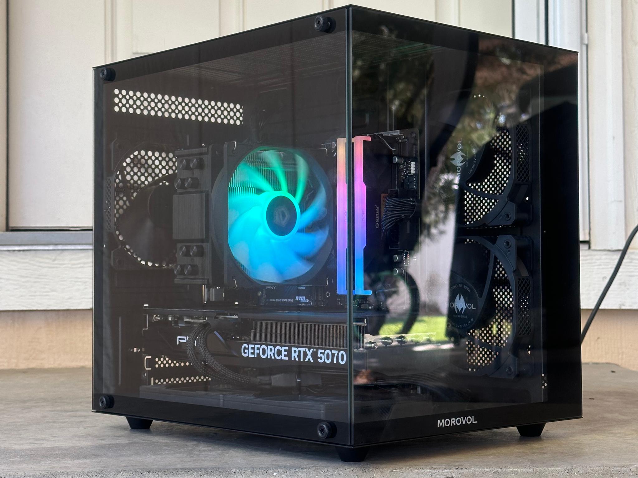 Rtx 5070 / Ryzen 7 8700F / 32GB 7200MHz / 1TB nvme ssd / Windows 11