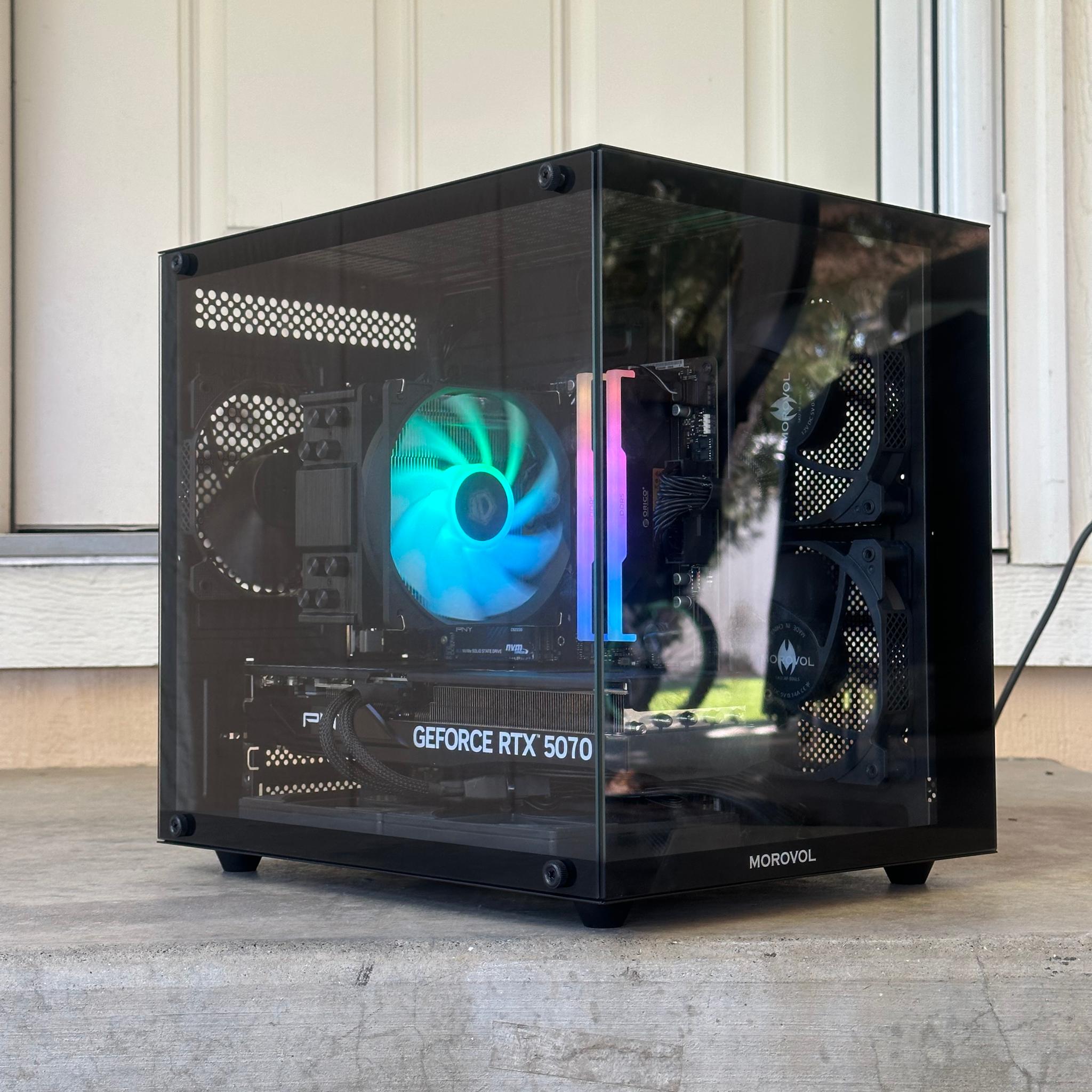 Rtx 5070 / Ryzen 7 8700F / 32GB 7200MHz / 1TB nvme ssd / Windows 11