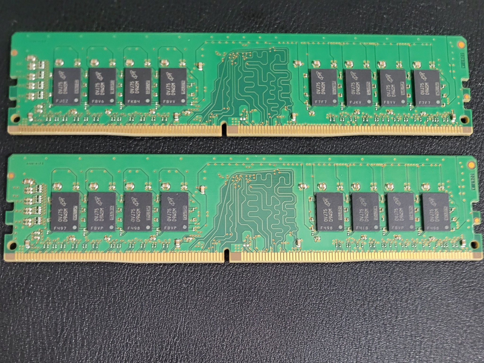Crucial (2x16GB) DDR4 2666 288-Pin UDIMM Desktop RAM (32GB kit) - CT16G4DFD8266