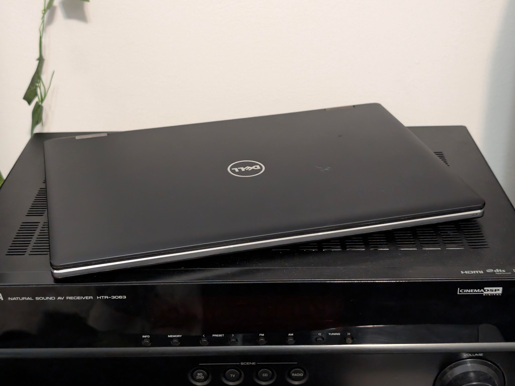 Dell Inspiron 13" 2-in-1 Convertible Laptop / Tablet | Core i3, 8GB, 128GB SSD | New Batt, SSD