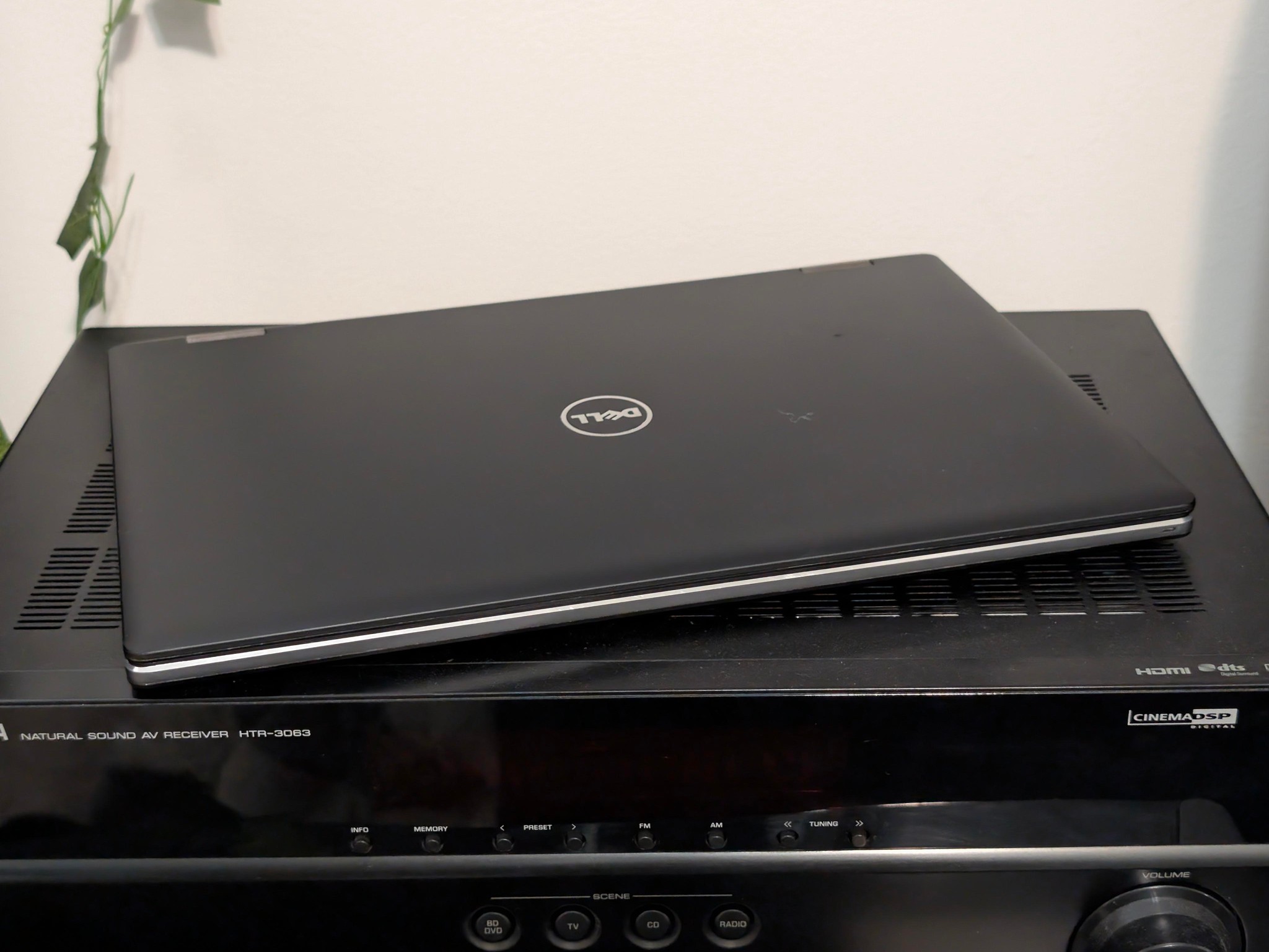 Dell Inspiron 13" 2-in-1 Convertible Laptop / Tablet | Core i3, 8GB, 128GB SSD | New Batt, SSD