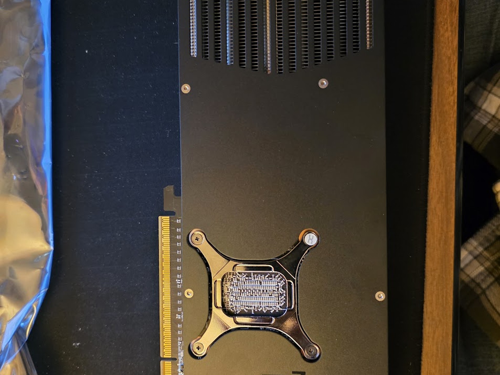 AMD Radeon PowerColor Reaper RX 9070 16gb