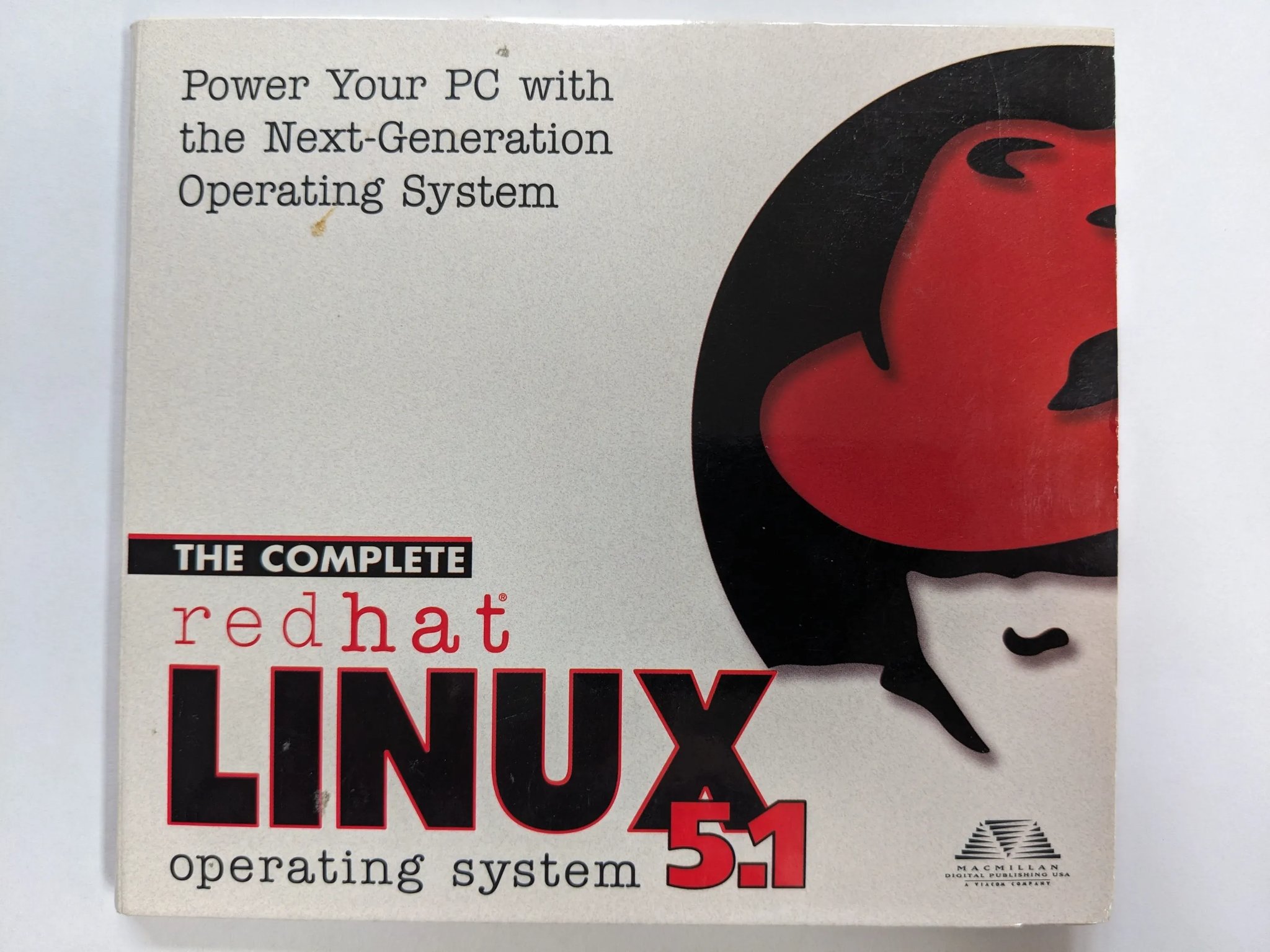 The Complete redhat Linux 5.1 PC CD-ROM from 1998. Excellent condition!