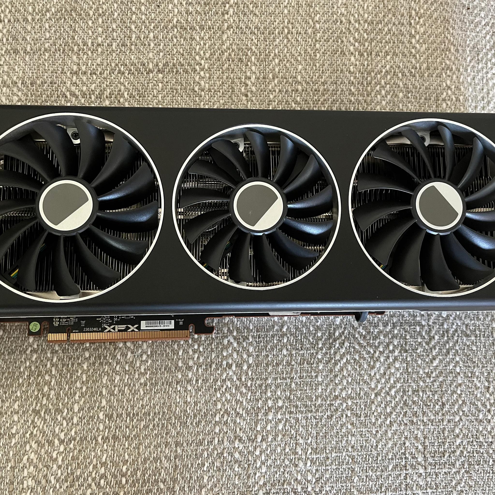 XFX RX 7800XT MERC 319