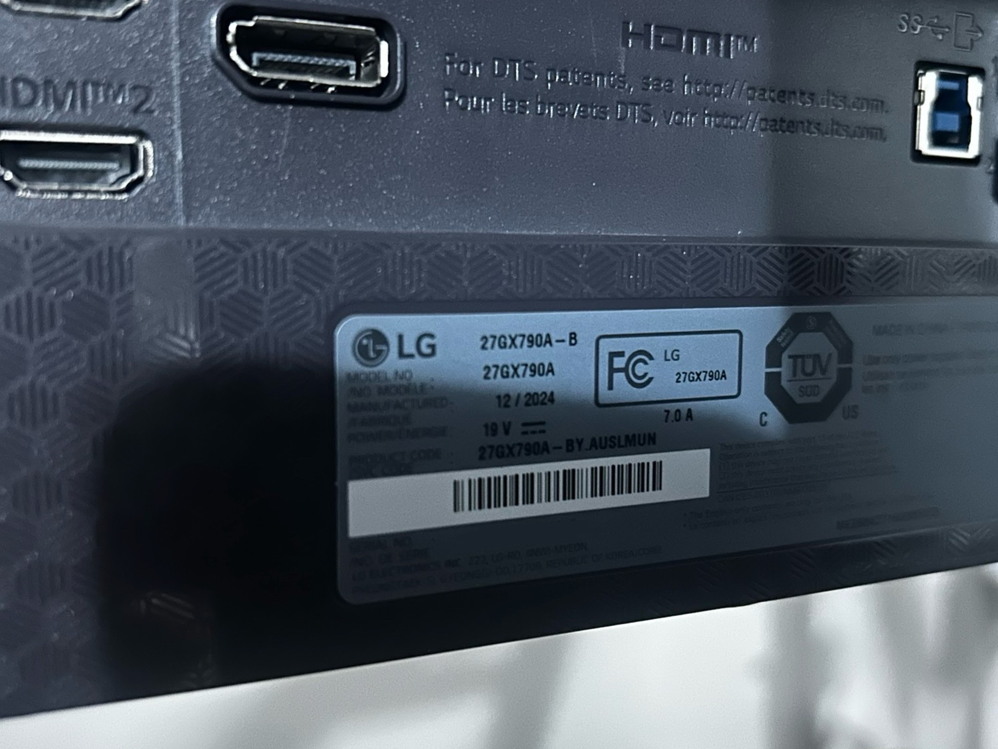 LG UltraGear OLED 27” (480hz Refresh Rate) 2560x1440 (2K) Resolution Gaming Monitor (27GX790A-B)