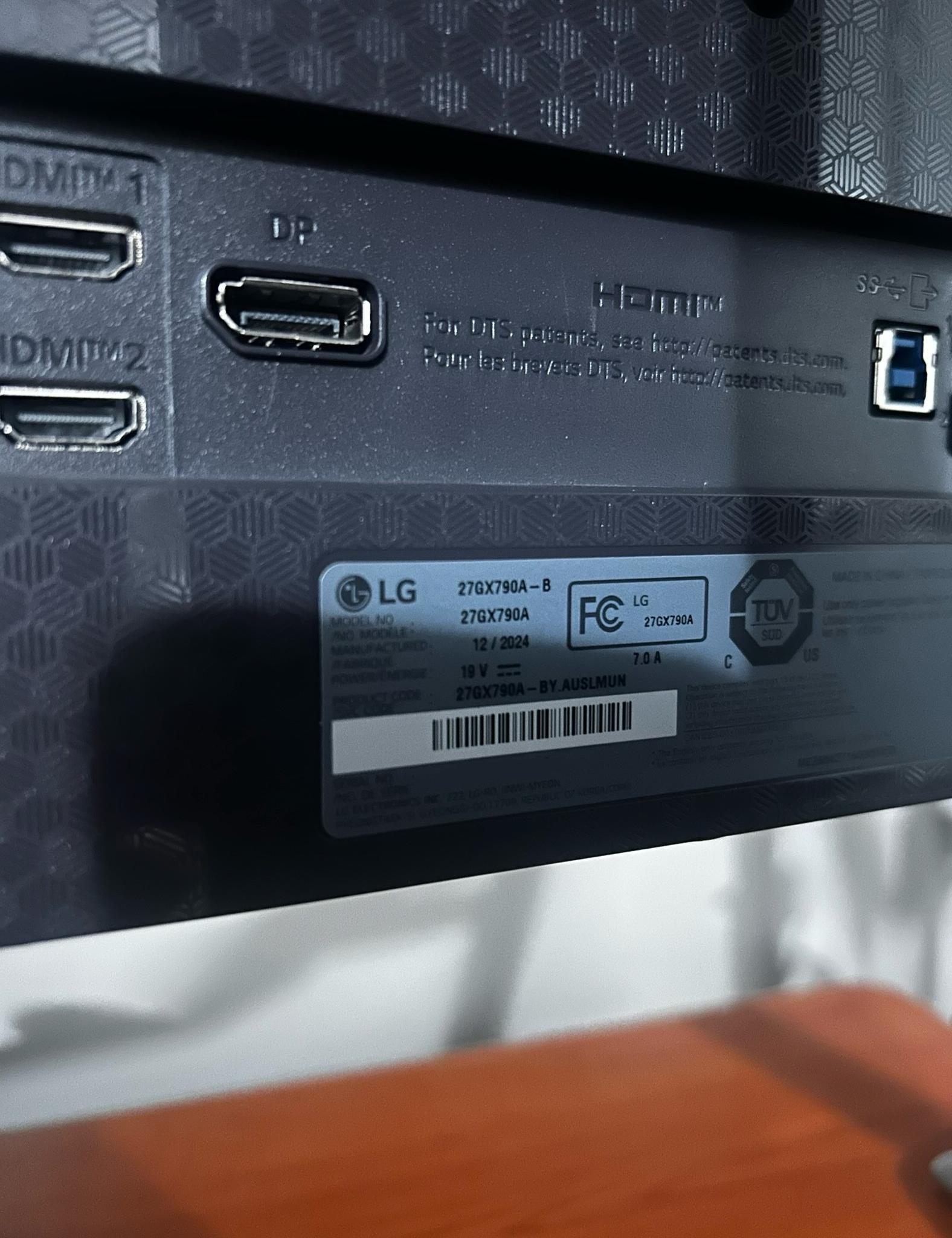 LG UltraGear OLED 27” (480hz Refresh Rate) 2560x1440 (2K) Resolution Gaming Monitor (27GX790A-B)