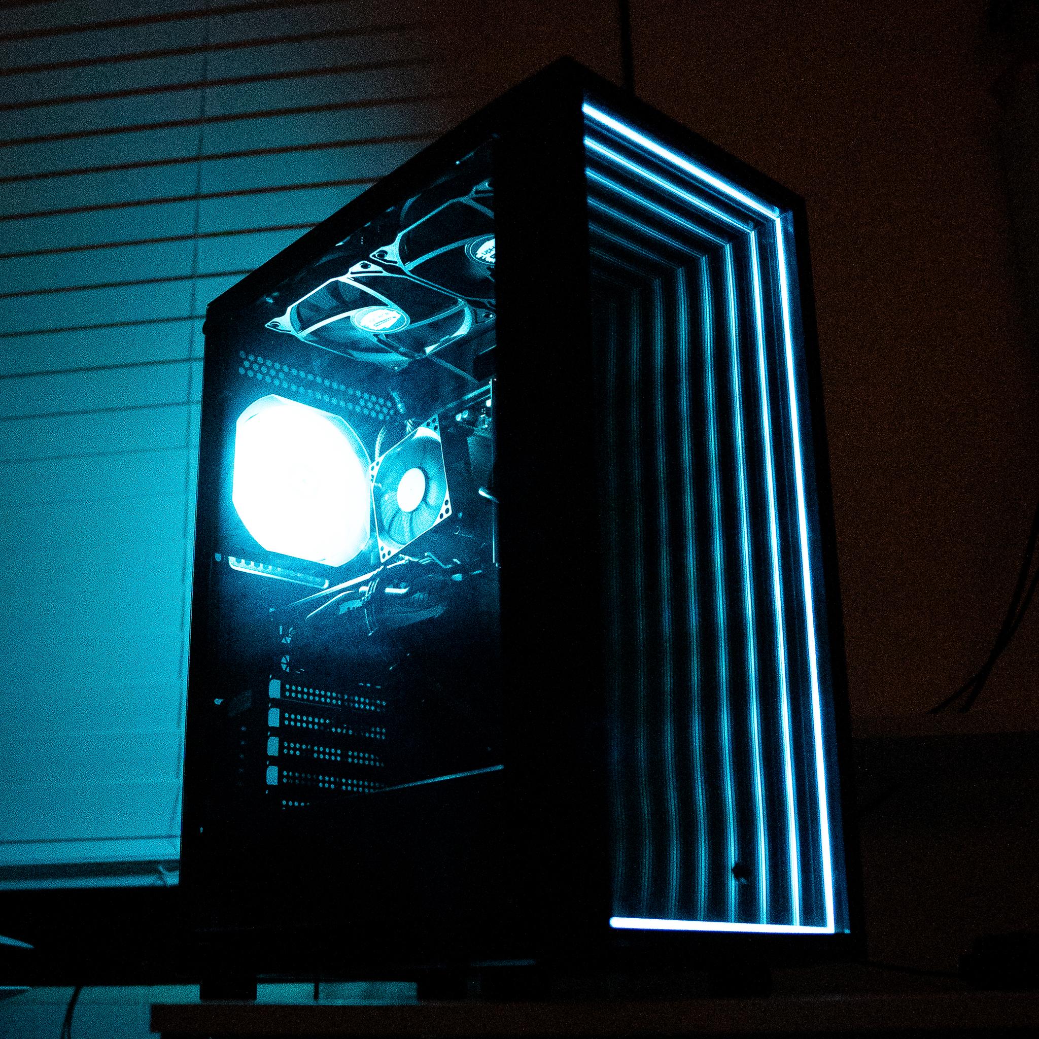 ⚫🔴 | RX 580 | INTEL i5 4670 | 12GB DDR3 RAM | 240GB SSD + 320GB HDD | Scarlet Dagger 2.0