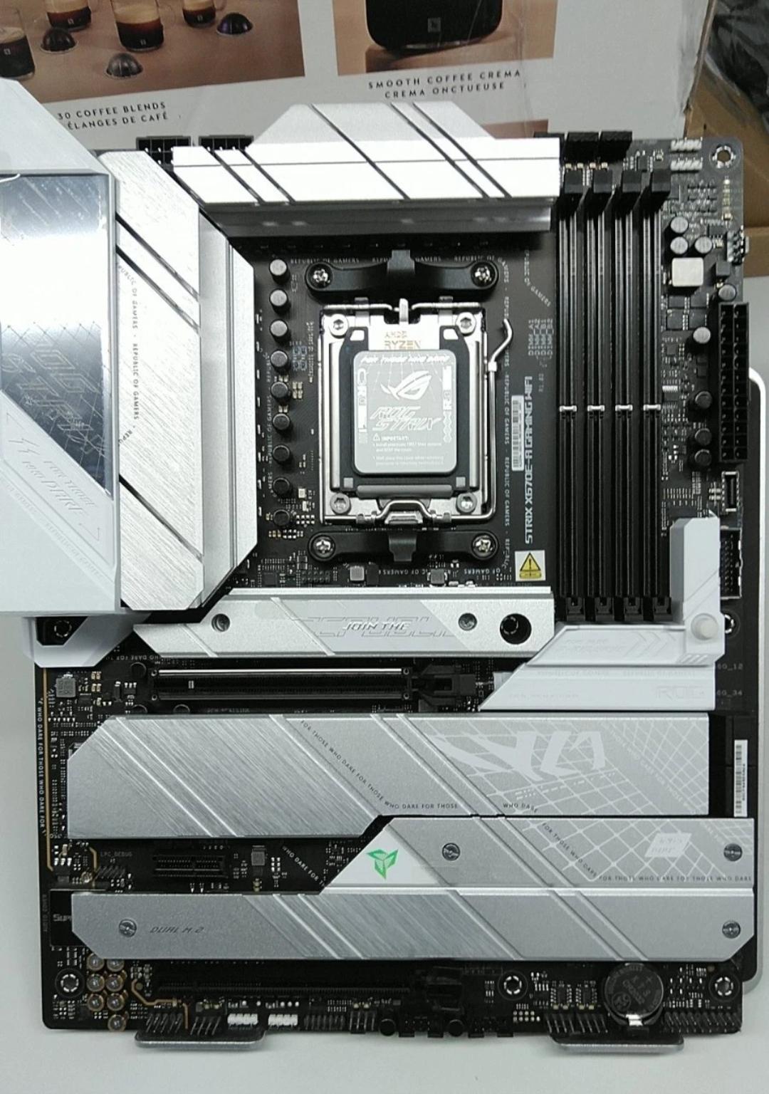 ASUS ROG STRIX X670E-A GAMING WIFI - Image 5