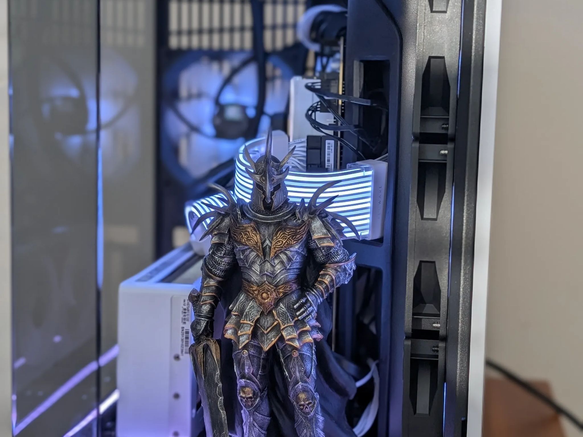 Death Knight Gaming PC - Hyte Y70 - Nvidia 5070 + Ryzen 9600X (excluding figurine)