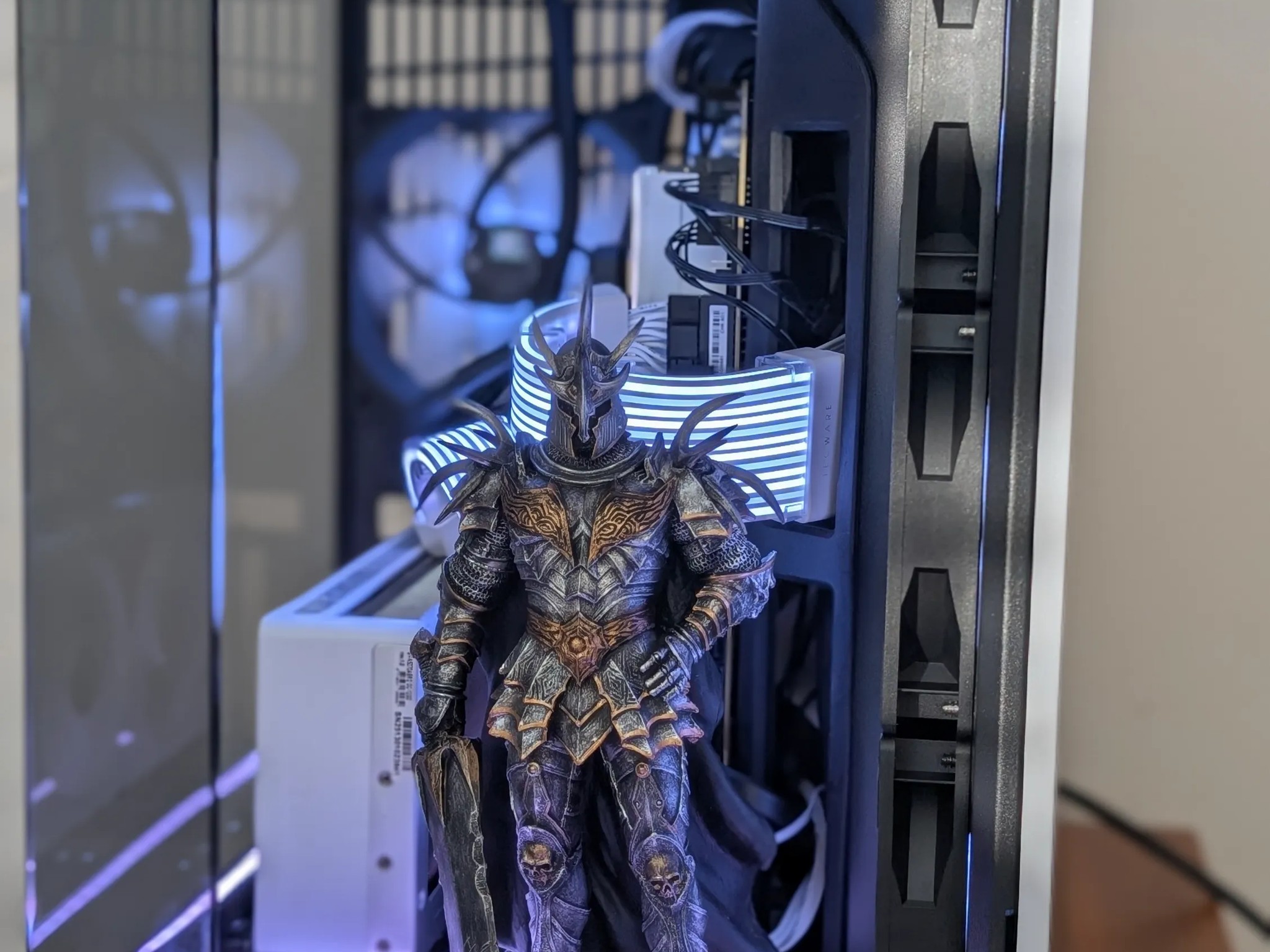 Death Knight Gaming PC - Hyte Y70 - Nvidia 5070 + Ryzen 9600X (excluding figurine)
