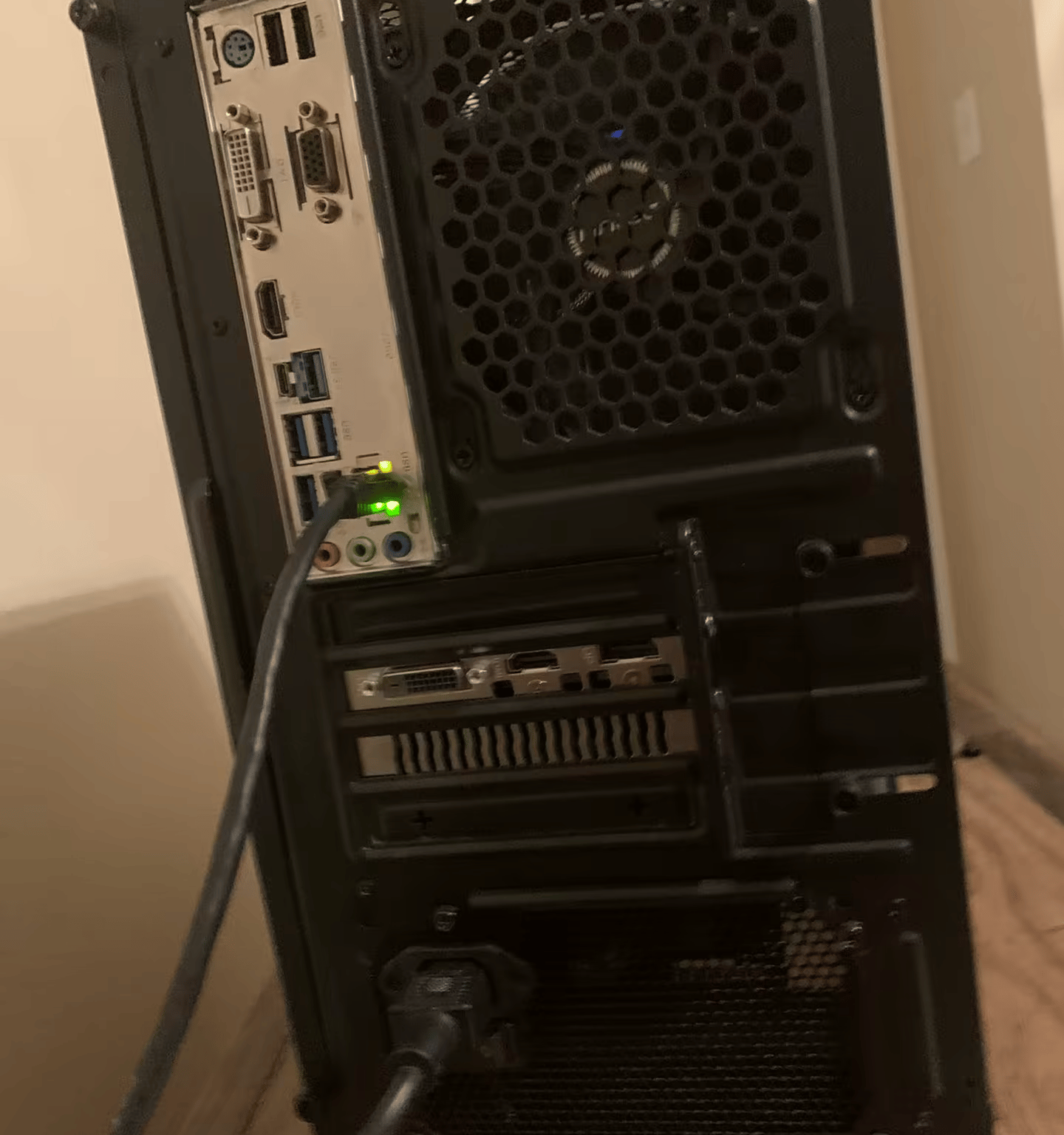 Entry 1080p Gaming Computer Tower Ryzen 2600 GTX 1650