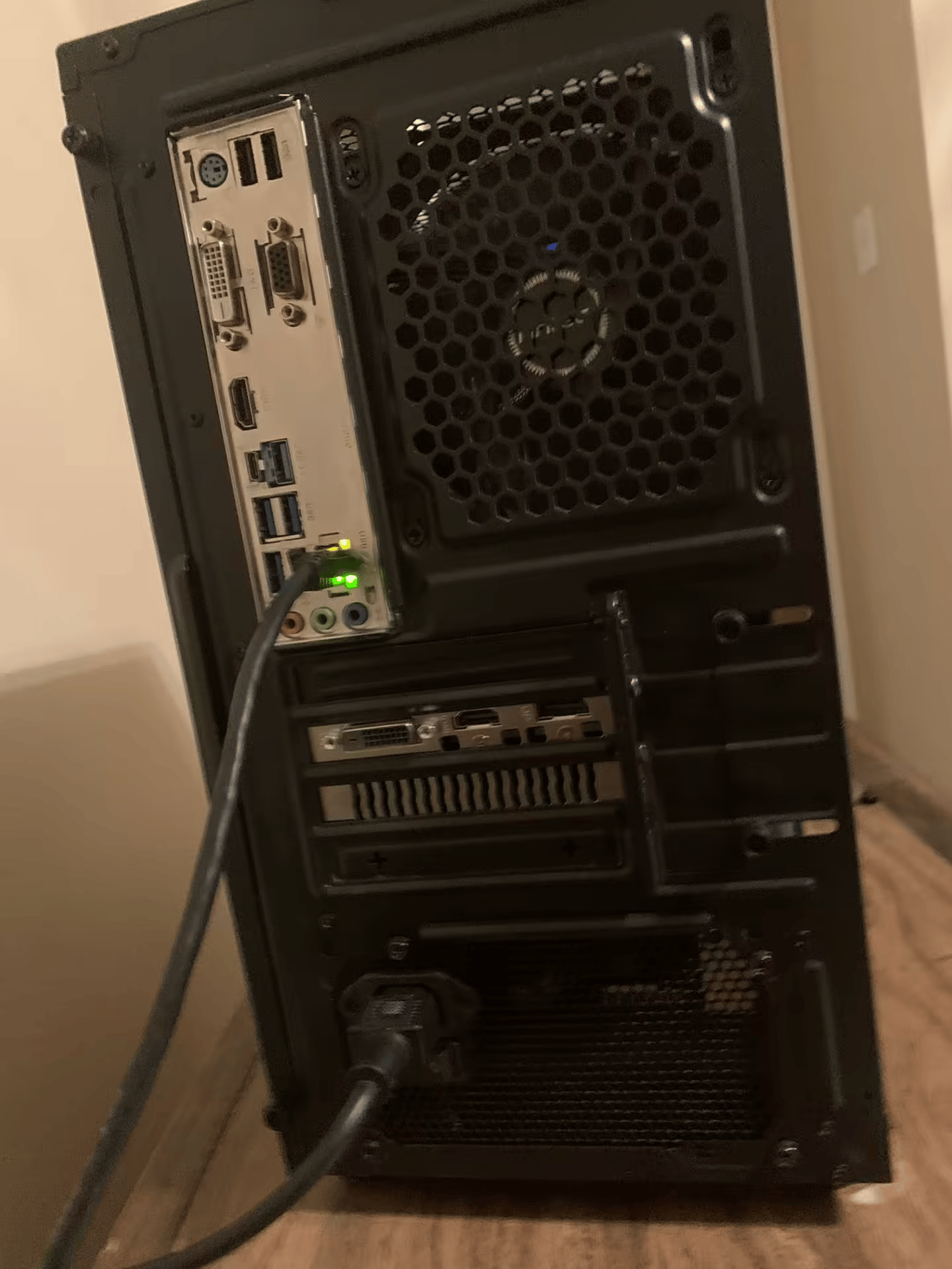 Entry 1080p Gaming Computer Tower Ryzen 2600 GTX 1650