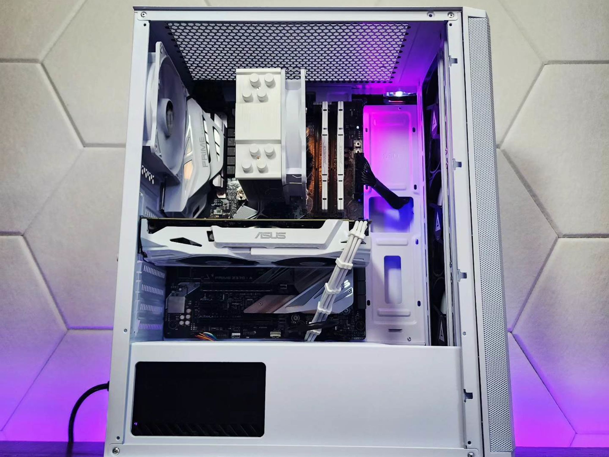 🤍💜🤍 ASUS GTX 1060 6G // Intel Core i7 8700K // Pinnacle 16GB 3600MHz // WD Blue 1TB NVMe