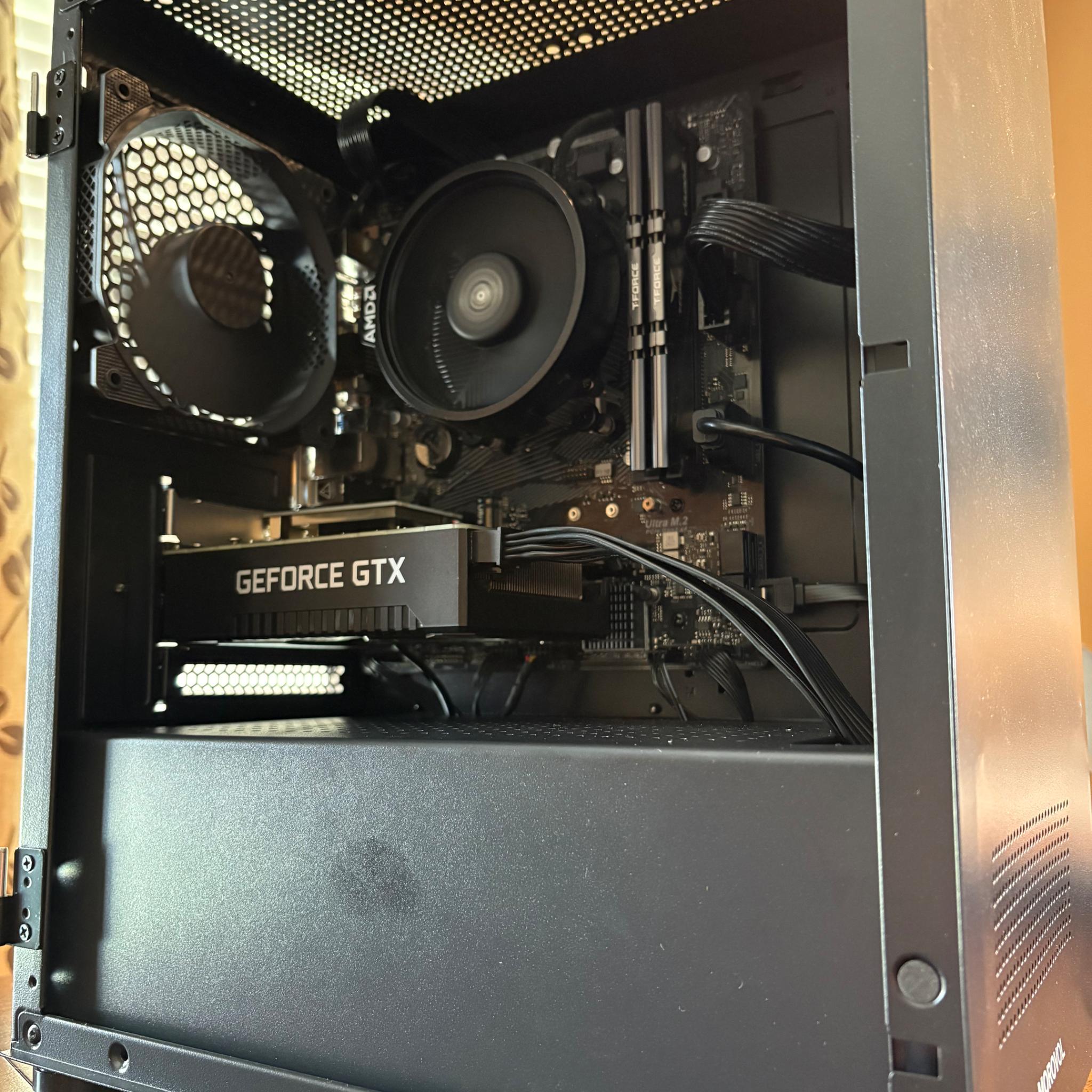 ♟️BLACKOUT♟️ | R5 5500 | 1660 Super | 16GB Ram
