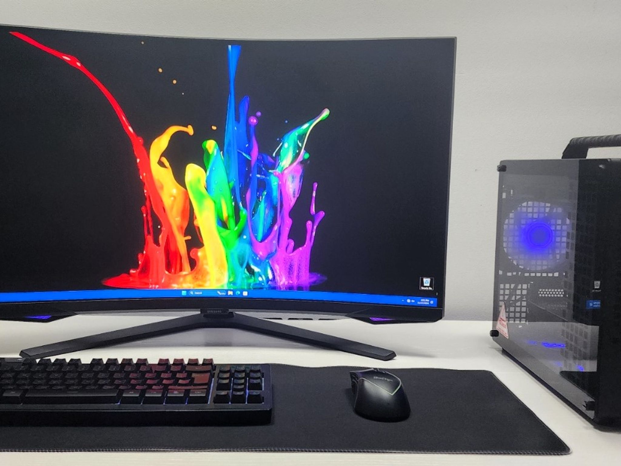 Custom Lunchbox Gaming PC - 5600/2080 Super w/ Custom Cushion Grip - READ DESCRIPTIO...