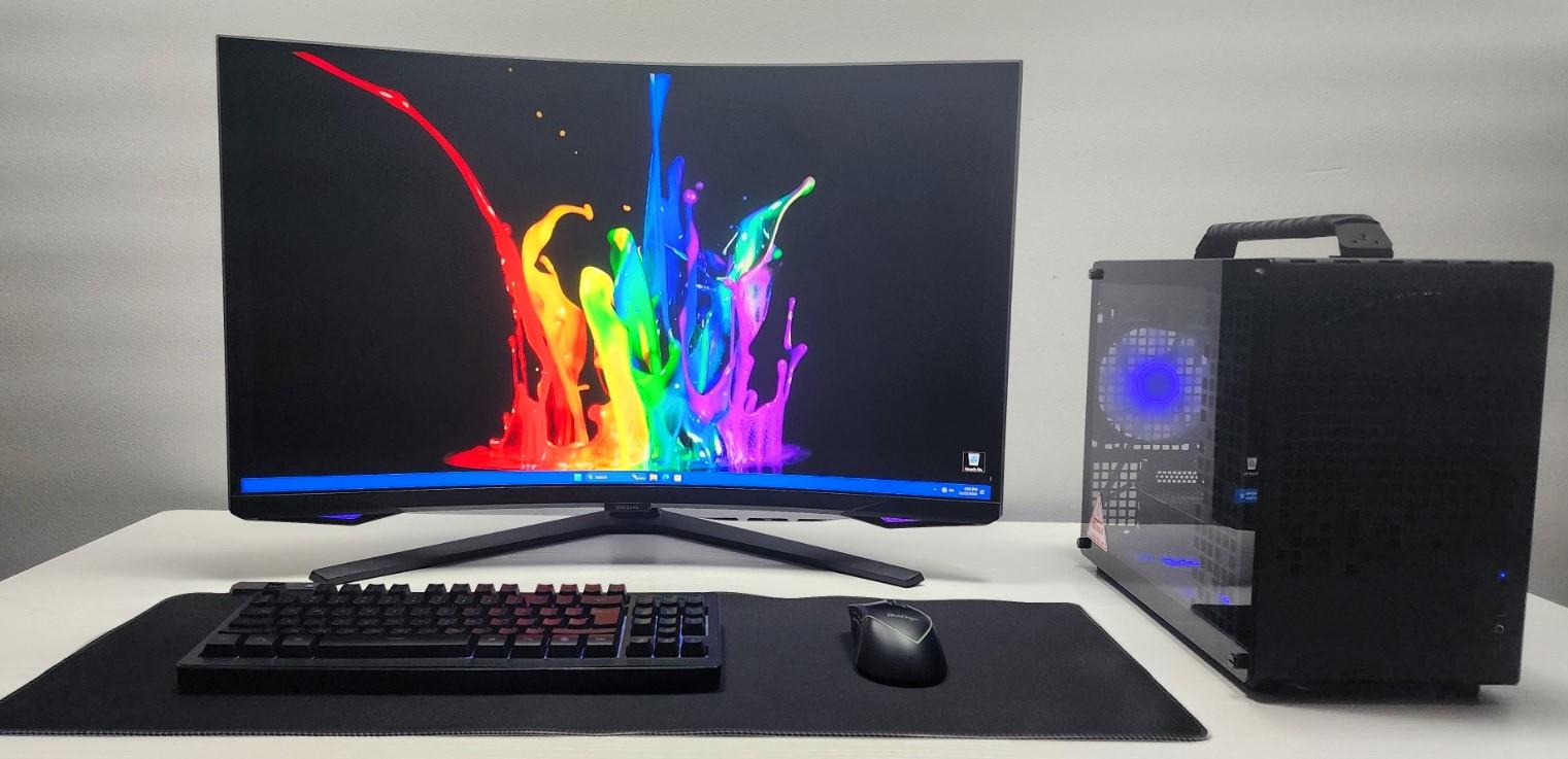 Custom Lunchbox Gaming PC - 5600/2080 Super w/ Custom Cushion Grip - READ DESCRIPTIO...