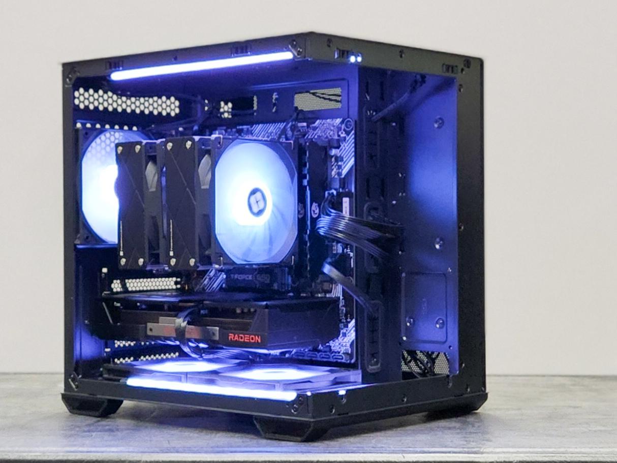 Ryzen 7 5800XT | RX 9060 XT 16GB | 32GB RAM | 1TB SSD | WIN 11 PRO | Gaming PC