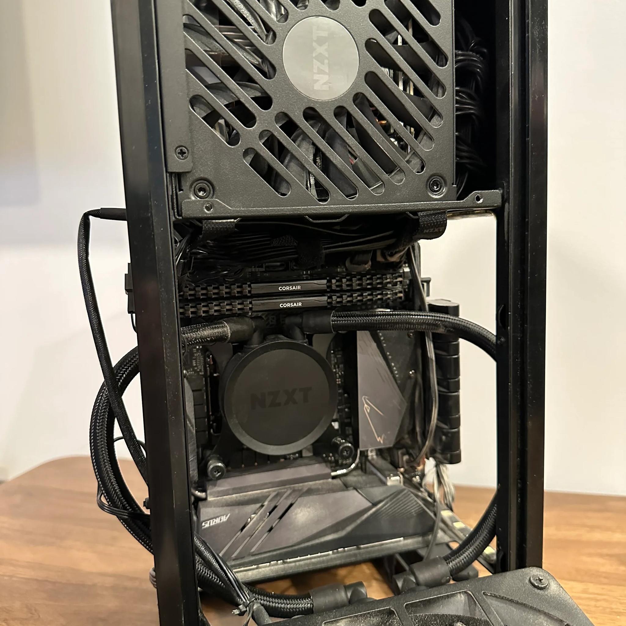 H1 ▪ i7-10700K ▪ Asus TUF 3080 OC ▪ 32GB DDR4 3000mhz ▪ 1x2TB & 1x1TB NVME SSD (3TB total)