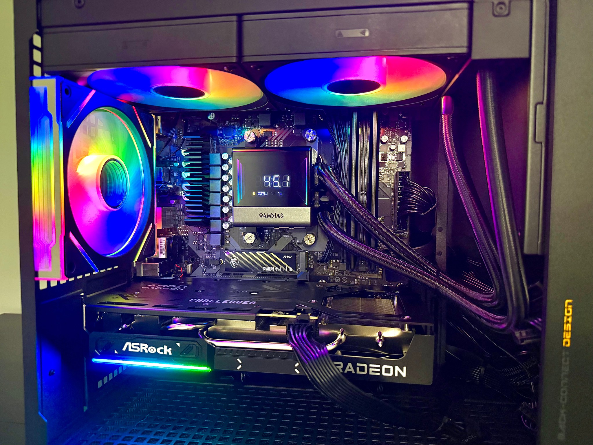 Ryzen 7700x | 9060xt 16GB | 32GB DDR5 | 1TB SSD With LCD Liquid Cooler Gaming PC