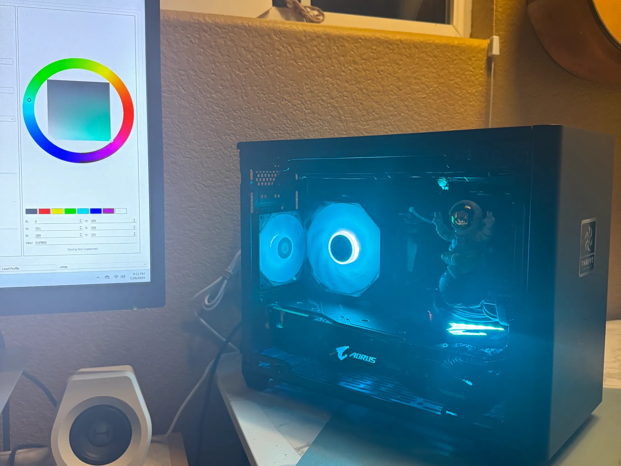 Mini-ITX RTX 2080 Ti Build | Ryzen 7 3800X | 32GB DDR4 RAM | 2TB NVMe | Cooler Master NR200
