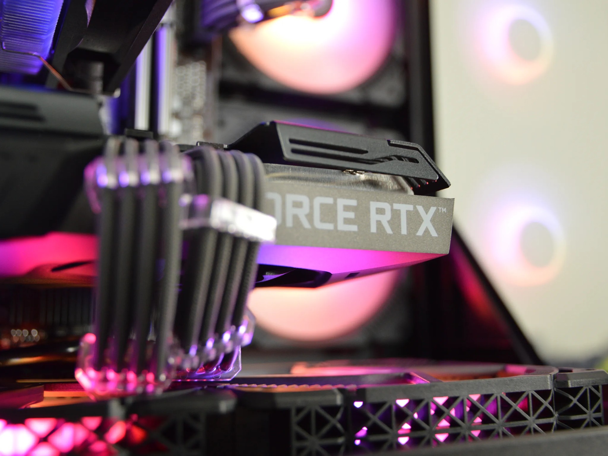 🧊🧊| RTX 3070 8GB| RYZEN 7 3700X | 32 GB DDR4 RAM | 1TB NVME SSD | Ice Box |