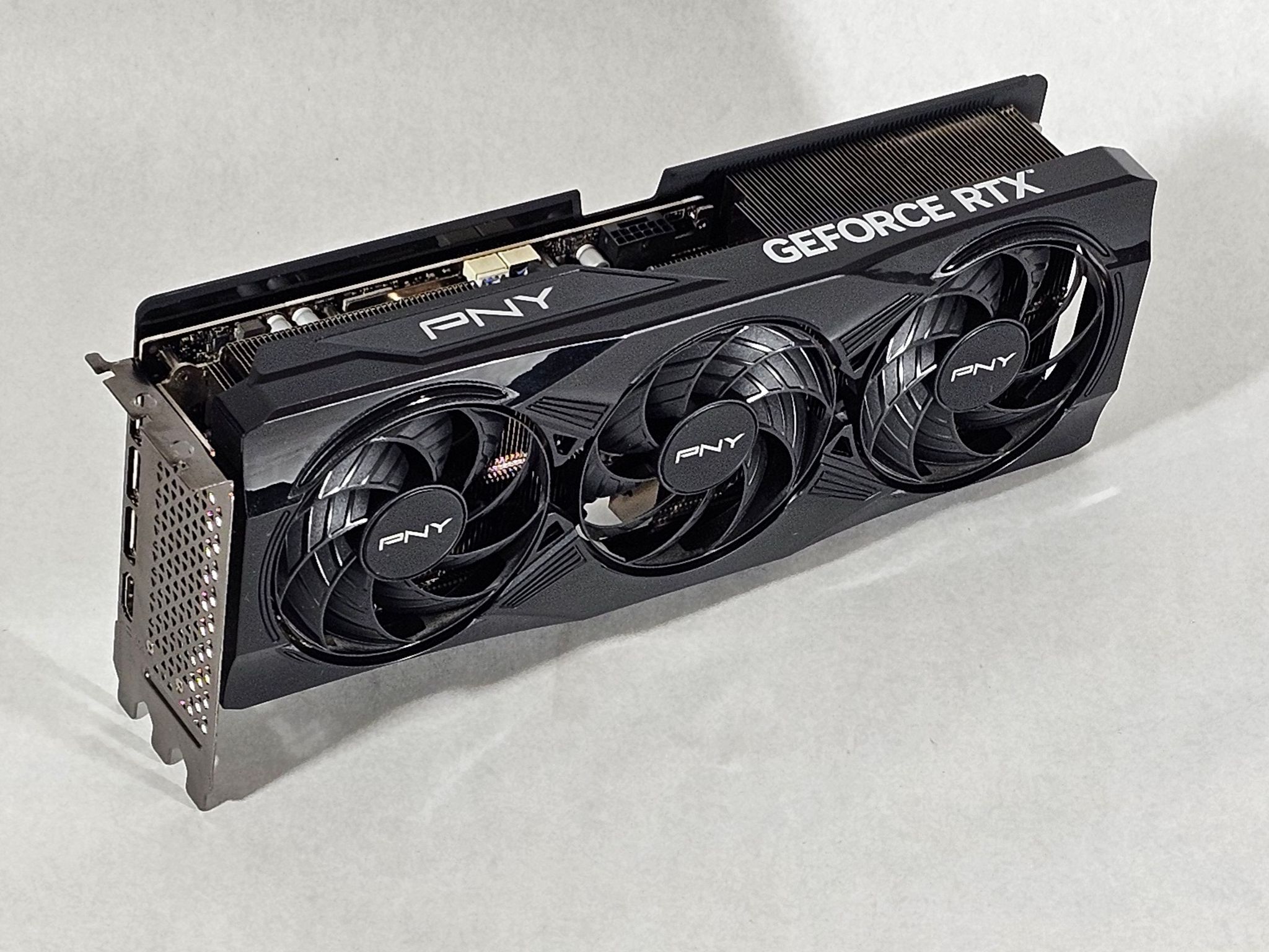 RTX 5070 Ti PNY OC Triple Fan 16GB