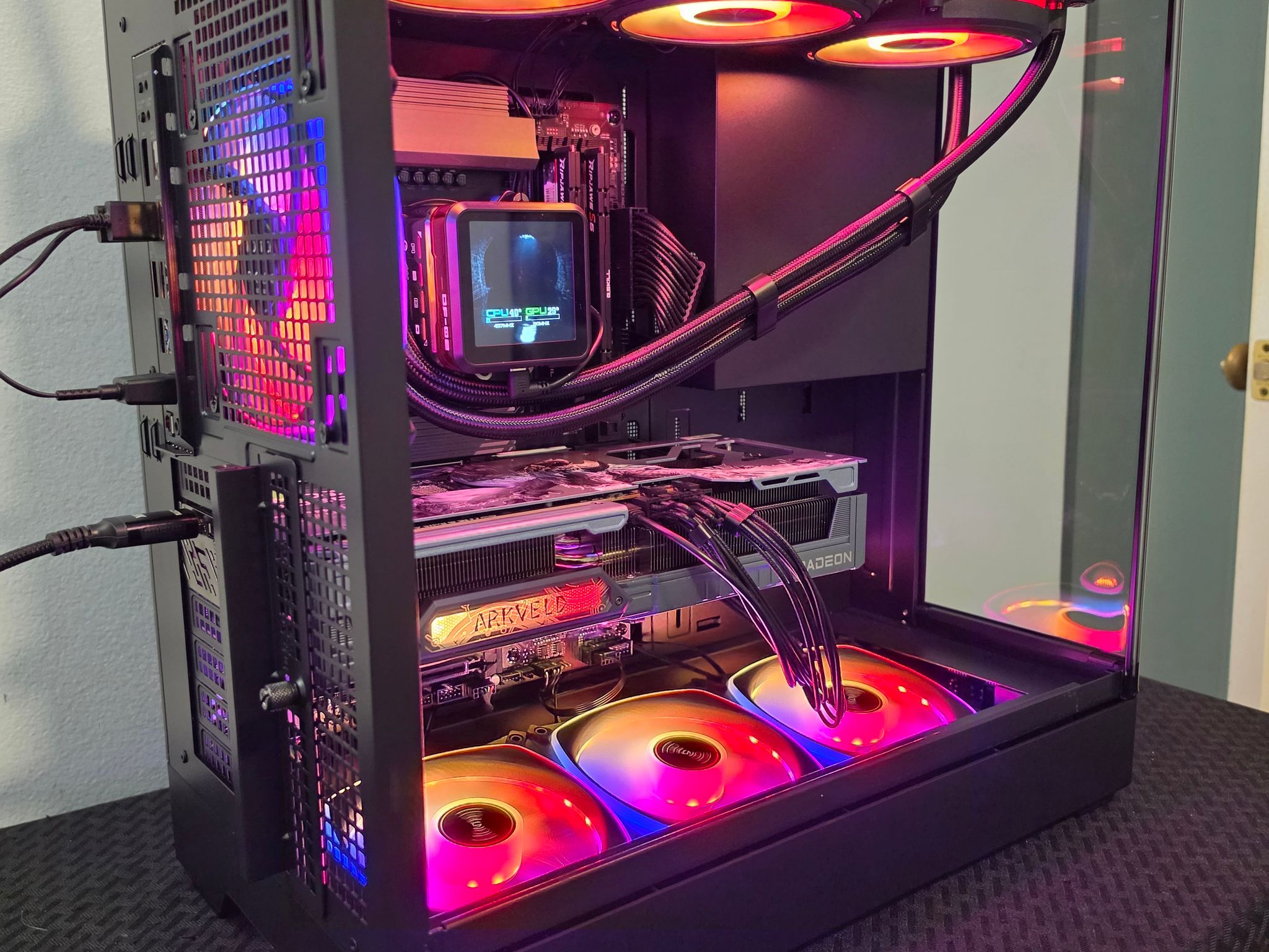 RX 9070 XT-Intel Core Ultra 7 270k plus-32 GB DDR5 6000-2 TB (1+1) NVME Beast Gaming PC