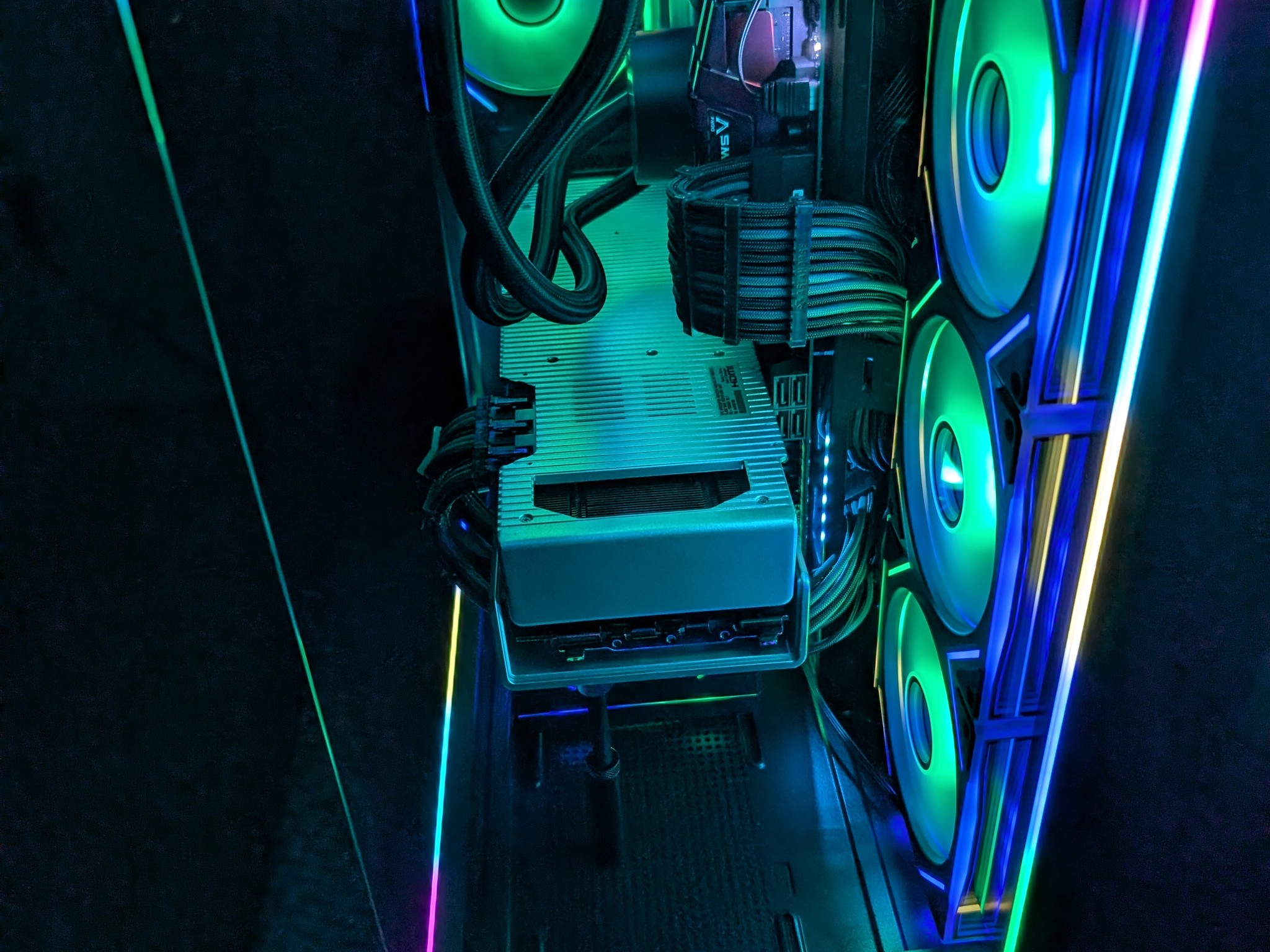 RX 7900XTX 24GBvram-Ryzen 7 5800x3d-32 GB DDR4 3600-1 TB NVME Supreme Gaming PC
