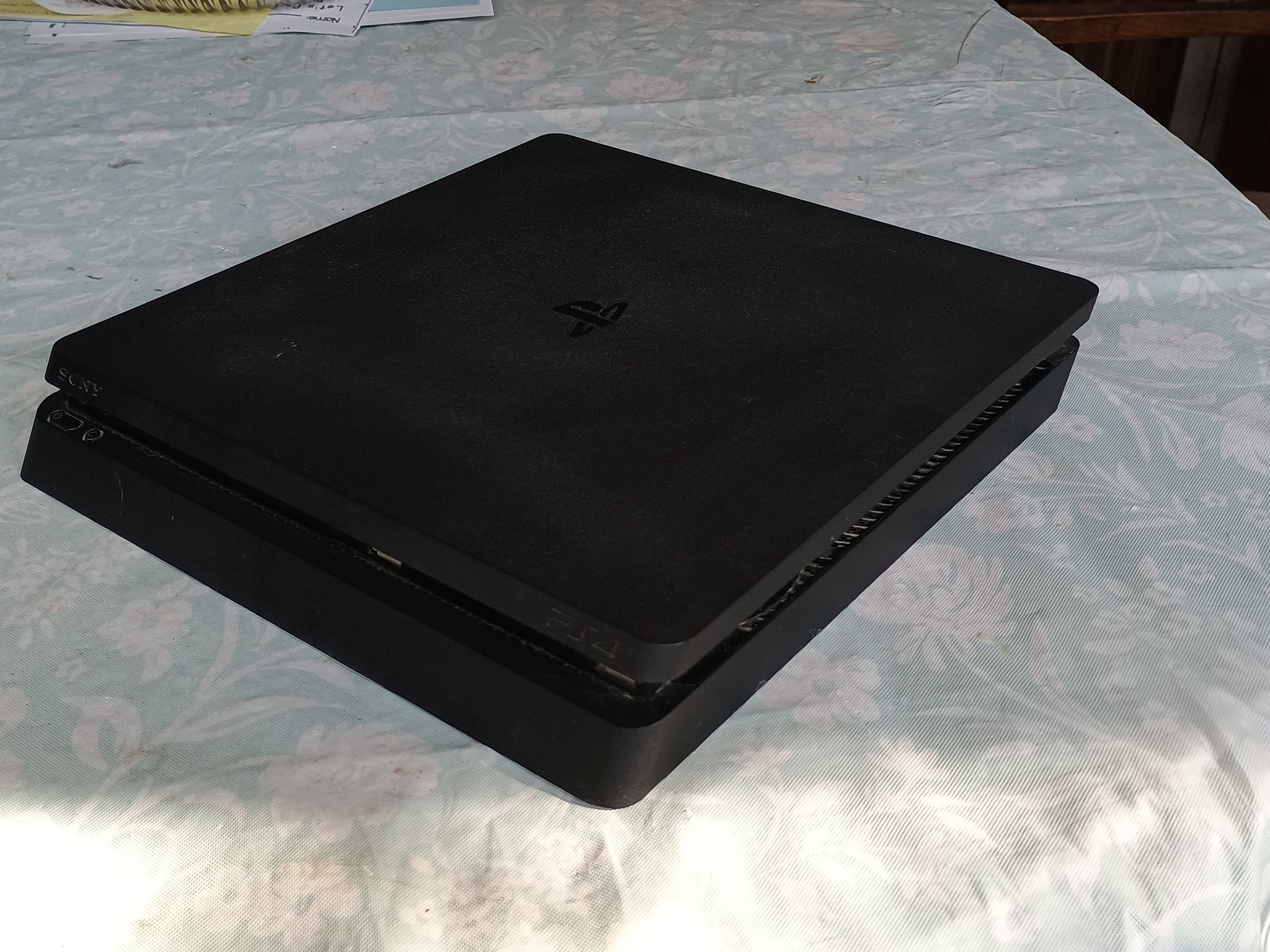 PS4 Slim 1 tb