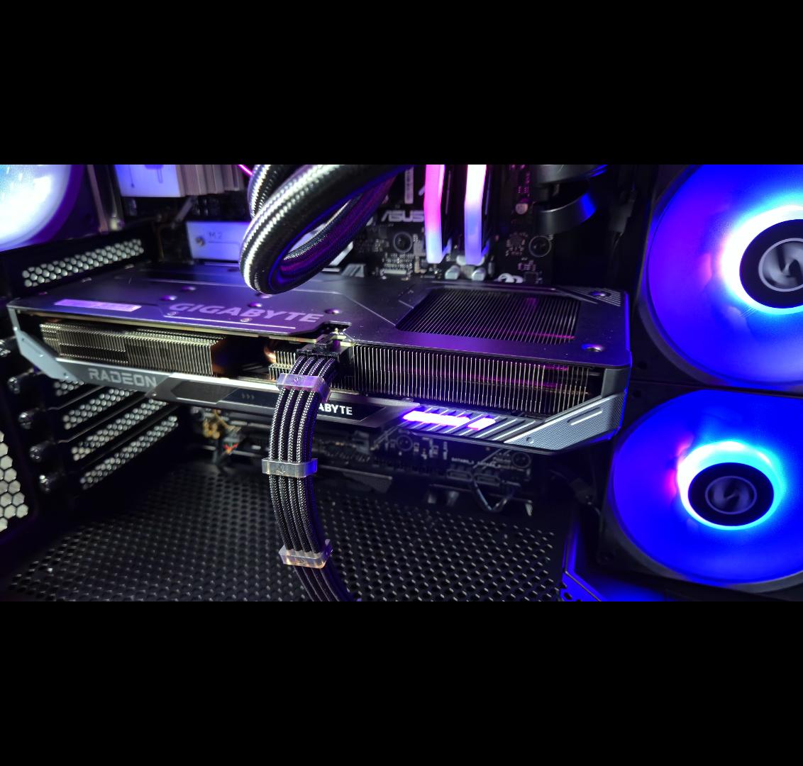 1440p Gaming PC - RX 9060 XT 16GB - Ryzen 7600X - 32GB DDR5 6000MHz CL30 - Gen4 NVMe - Custom