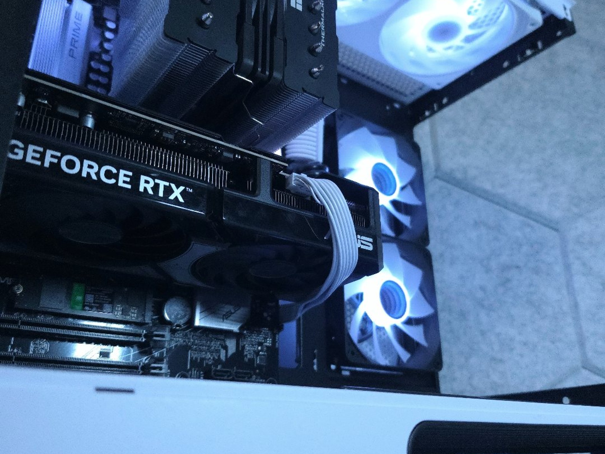 🤍 RTX 5070 | Ryzen 5 9600X | 1440p Gaming Computer