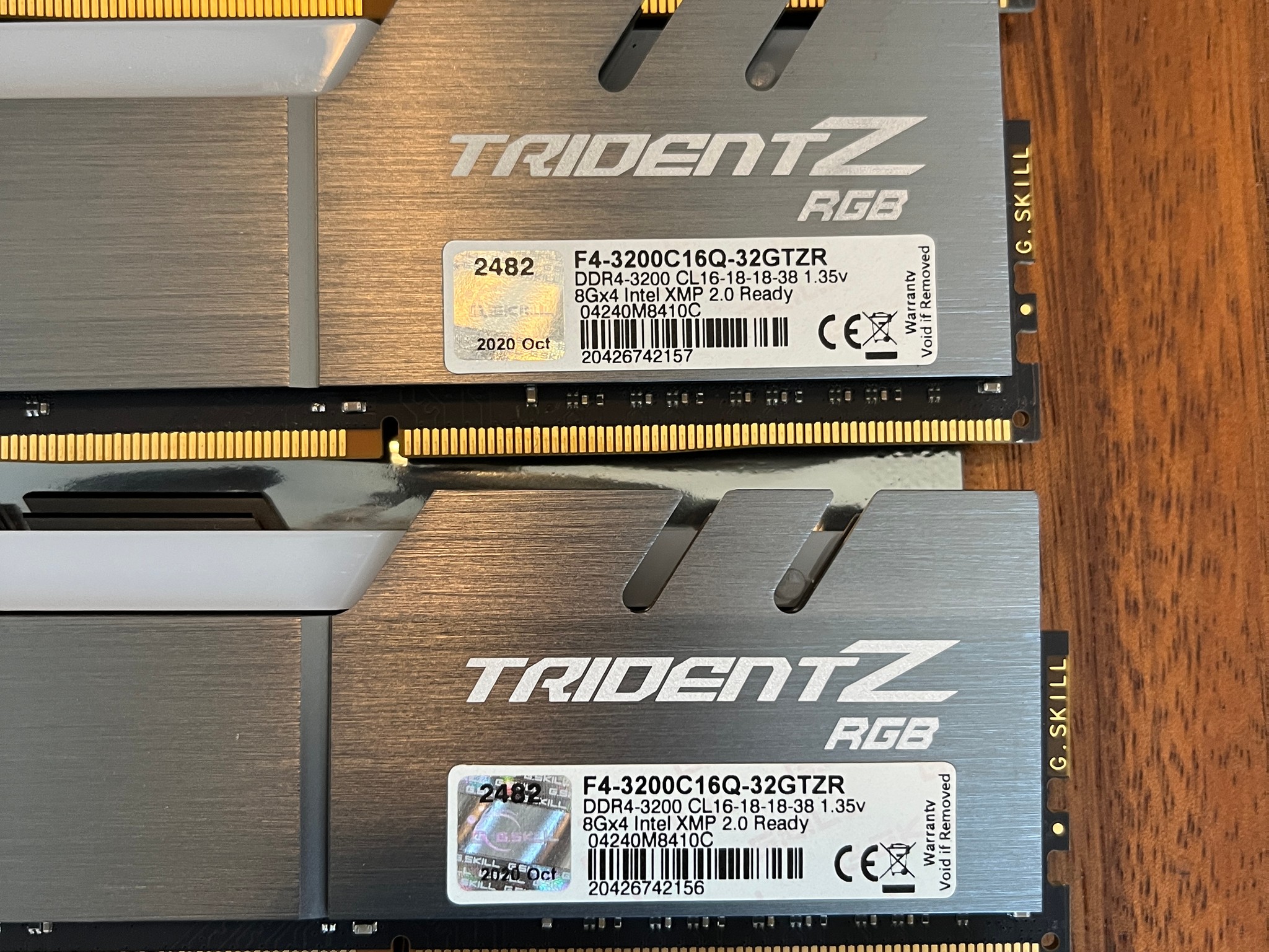 G. SKILL Trident Z RGB 32GB DDR4 3200 MHz PC4-17000 (F4-3200C16Q-32GTZR)