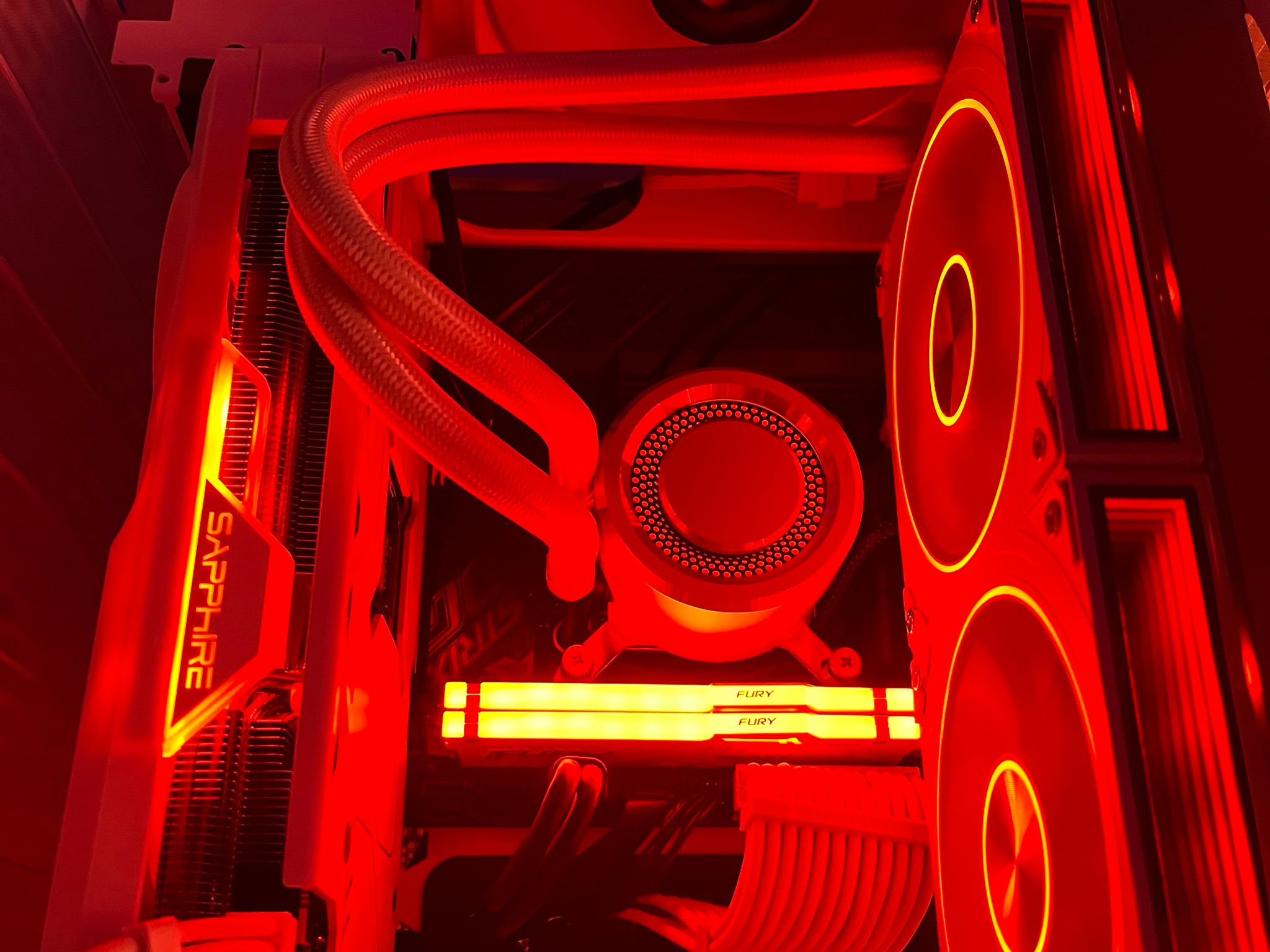 WHITE GAMING PC BUILD | I5 12600KF | SAPPHIRE PURE 7800XT | DDR5 32GB | 1TB SSD | RGB
