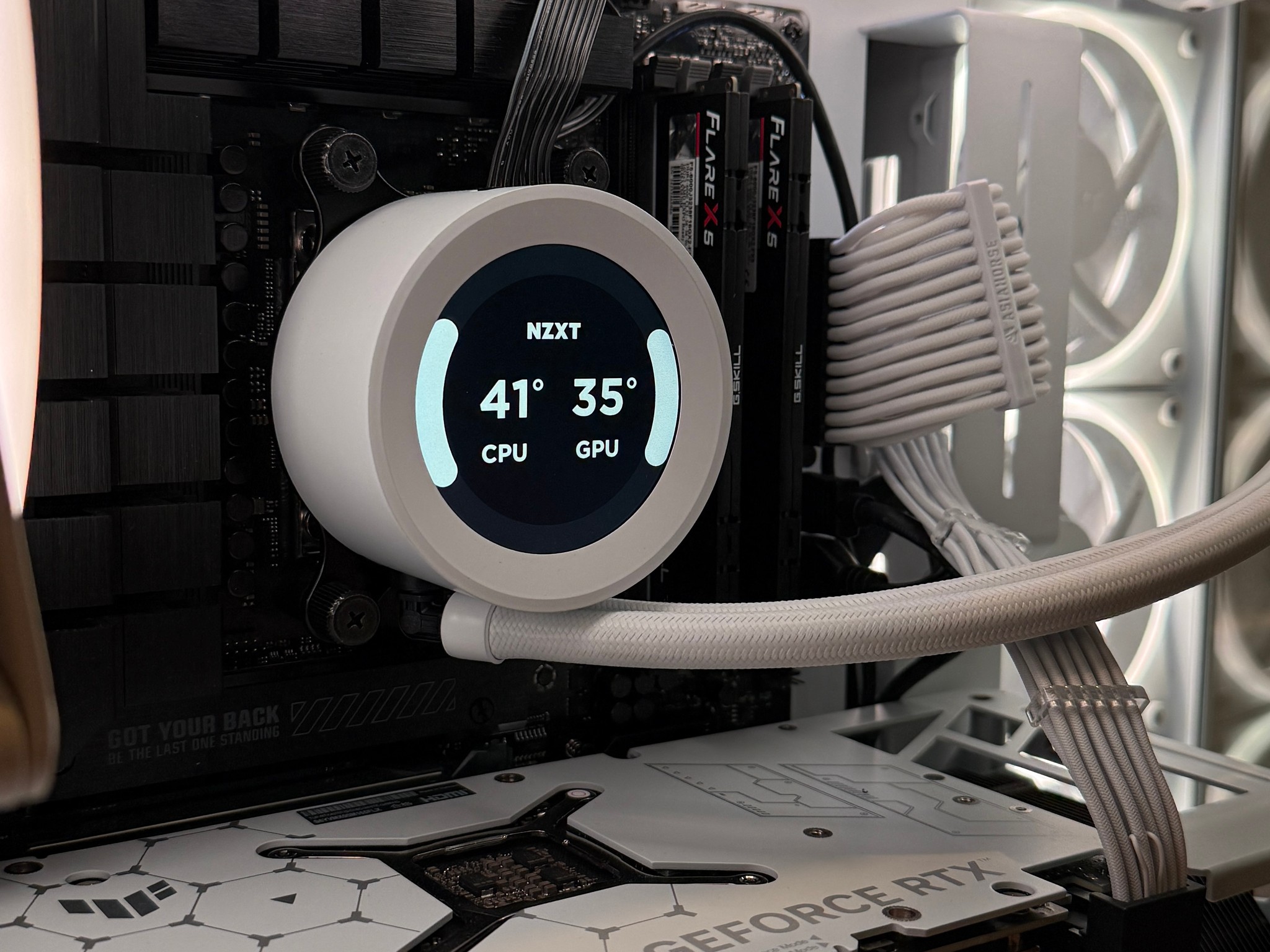 Like-New Ryzen 7 7800X3D + RTX 4070Ti Super Gaming PC
