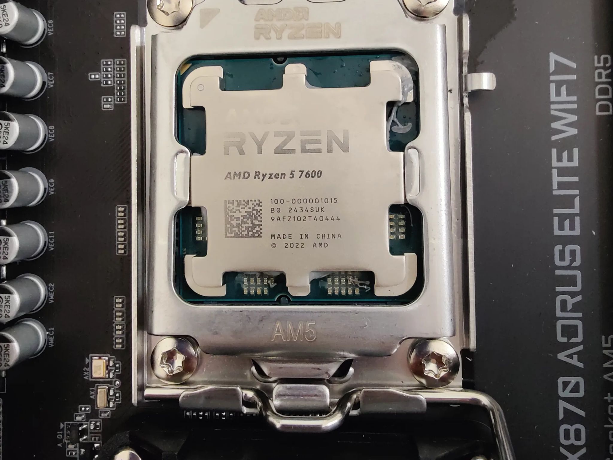 AMD Ryzen 5 7600