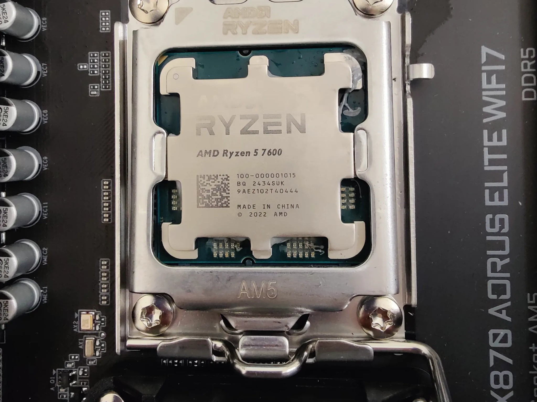 AMD Ryzen 5 7600