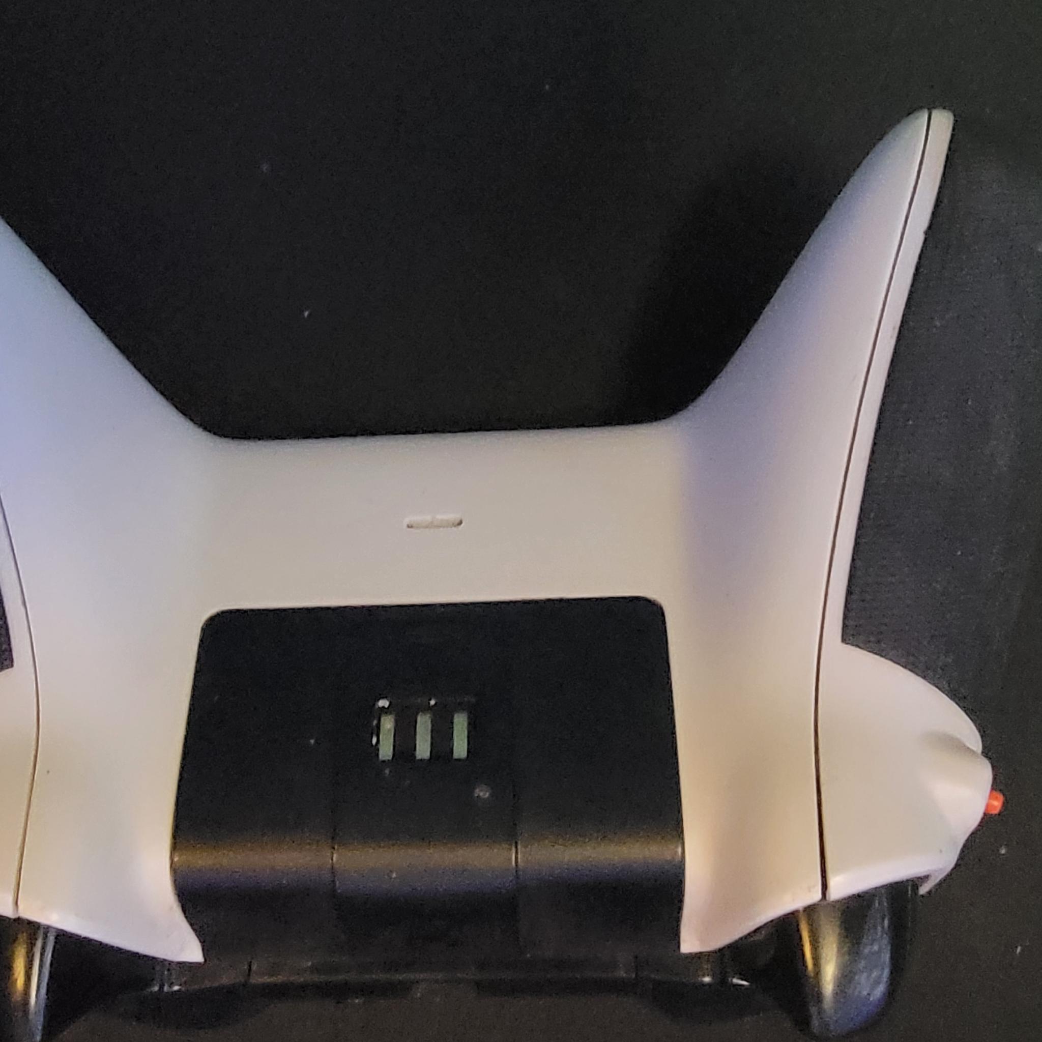 White Xbox One Controller With Triger locks & grips