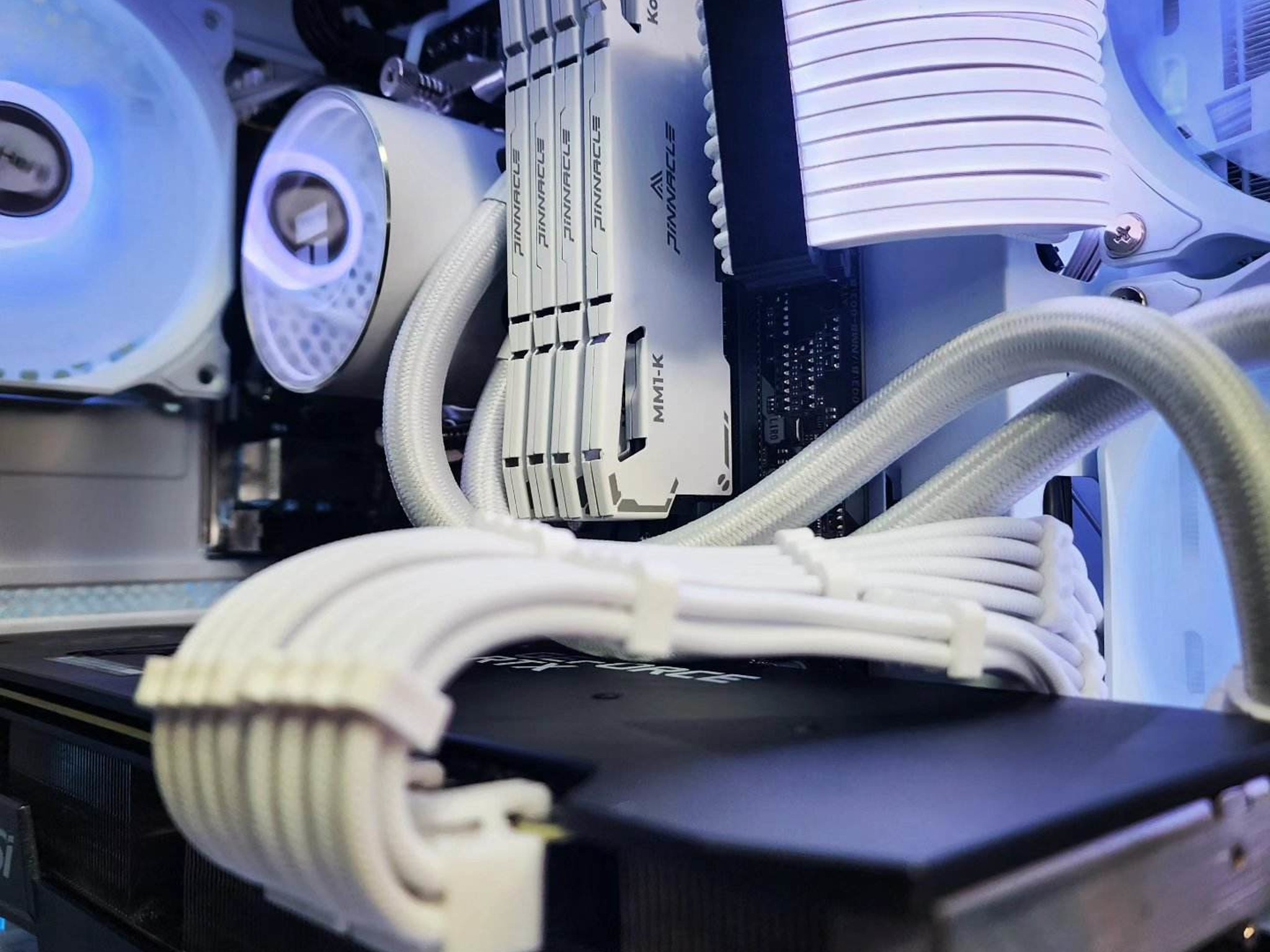 🤍🤍🤍 MSI RTX 3080 10GB // AMD Ryzen 7 5700G // Pinnacle 32GB 3600MHz
