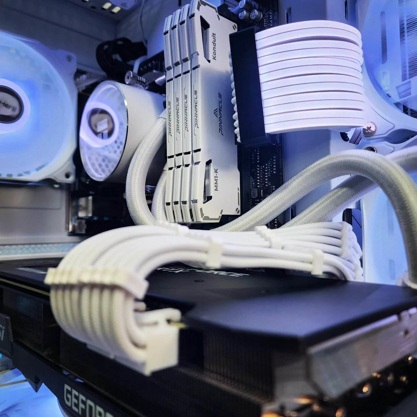 🤍🤍🤍 MSI RTX 3080 10GB // AMD Ryzen 7 5700G // Pinnacle 32GB 3600MHz
