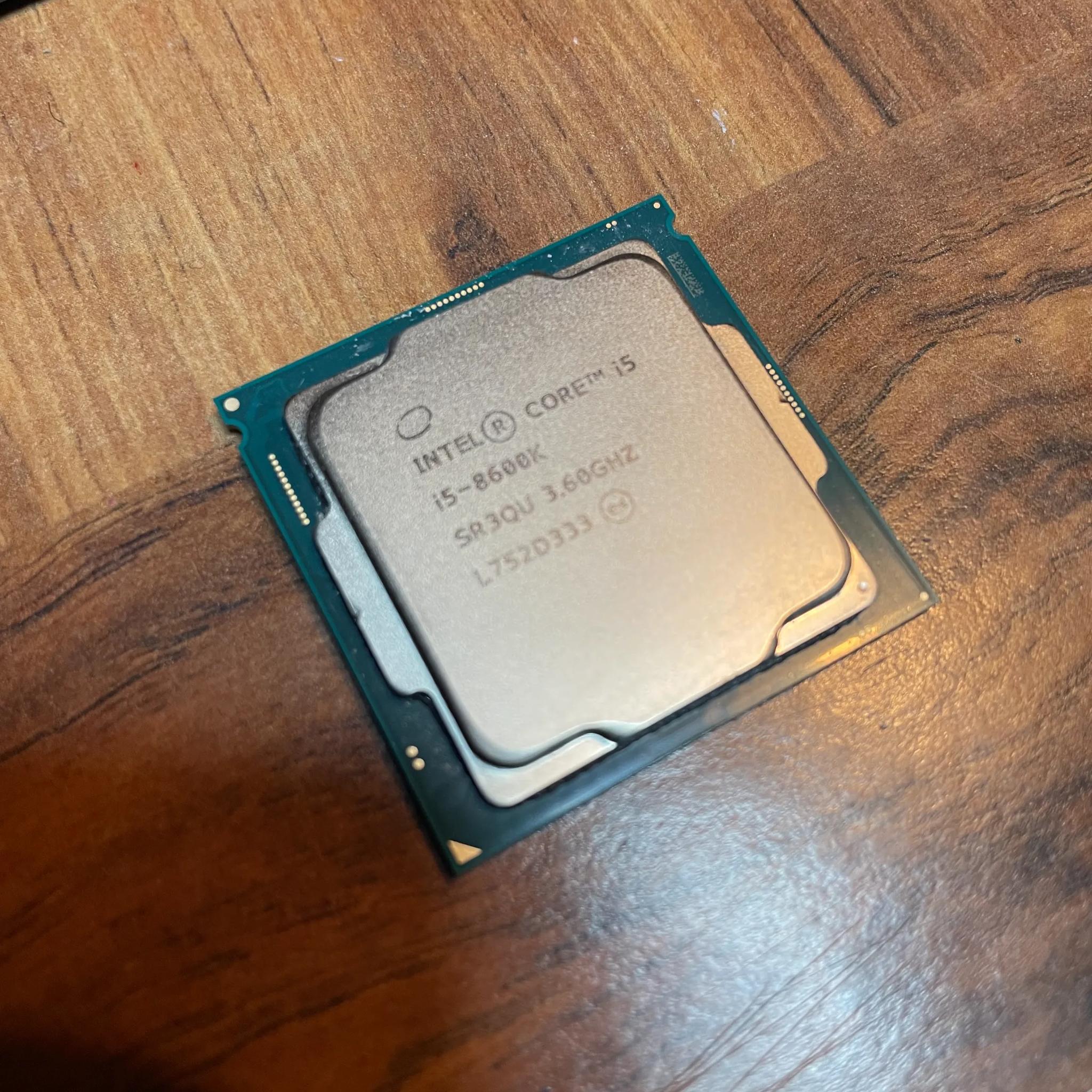 i5-8600K + Gigabyte Z370XP SLI + 32GB Corsair Vengeance 3000MHz Gaming Bundle