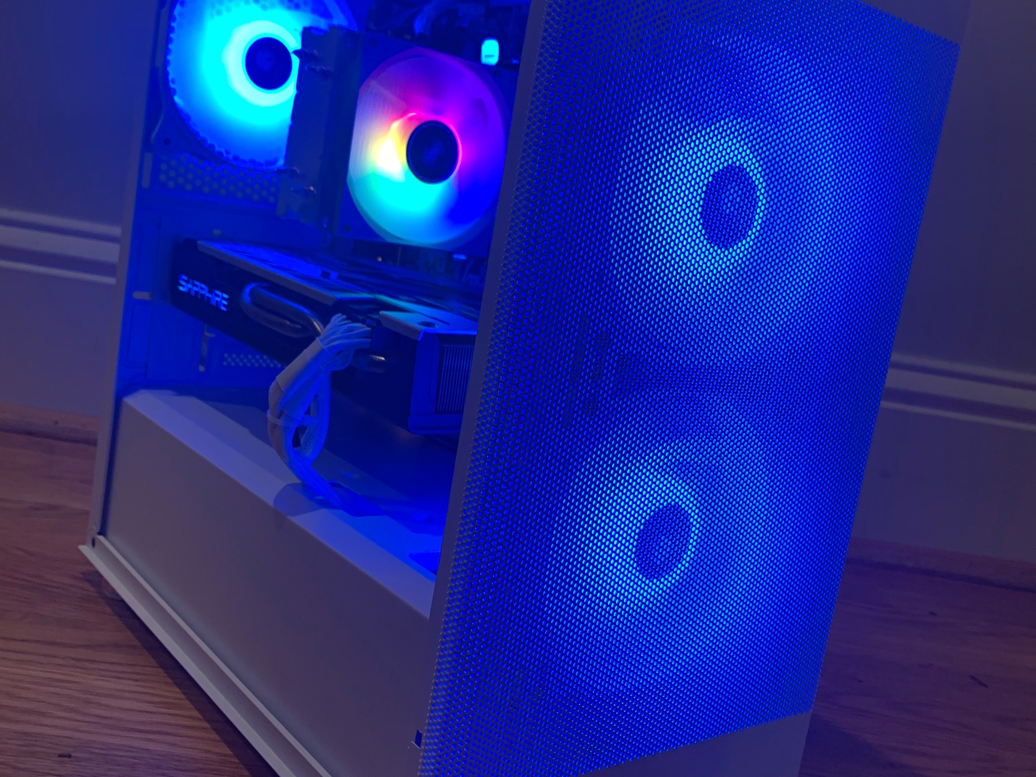 RX 580 8GB RYZEN 5 1600X FORTNITE READY WHITE CUSTOM 16GB RAM 1000GB SSD ARGB LIGHTING WINDOWS 10