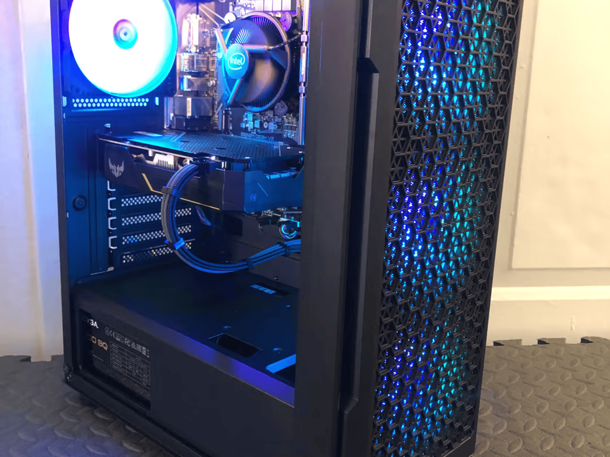 Awesome Gaming PC i3-10105 + GTX 1650
