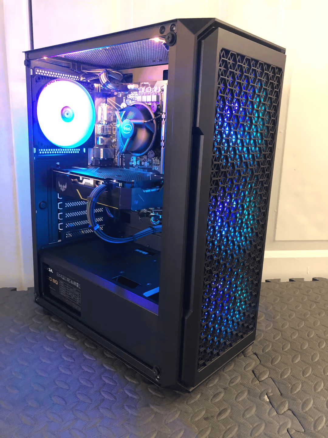 Awesome Gaming PC i3-10105 + GTX 1650
