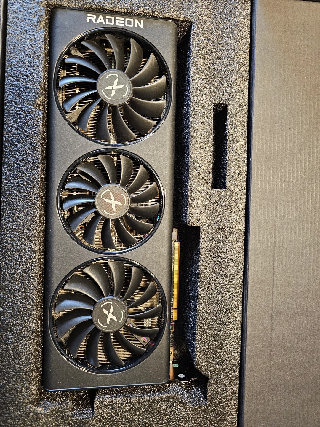 XFX Speedster SWFT319, Radeon™ RX 6800 Core Tarjeta gráfica para Juegos con GDDR6 de 16 GB, AMD RDNA™ 2 (RX-68XLAQFD9