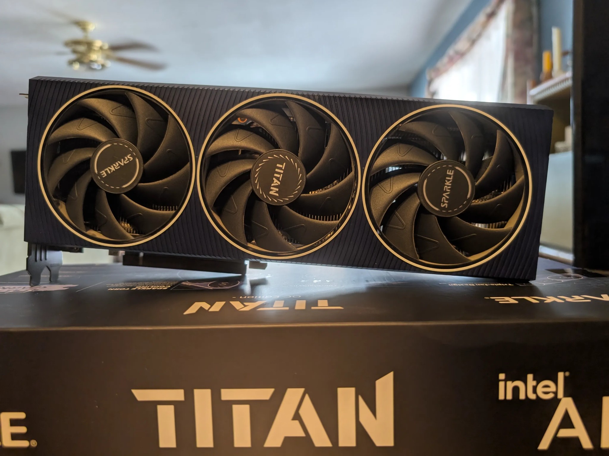 Intel ARC 770 16GB Sparkle Titan OC Edition